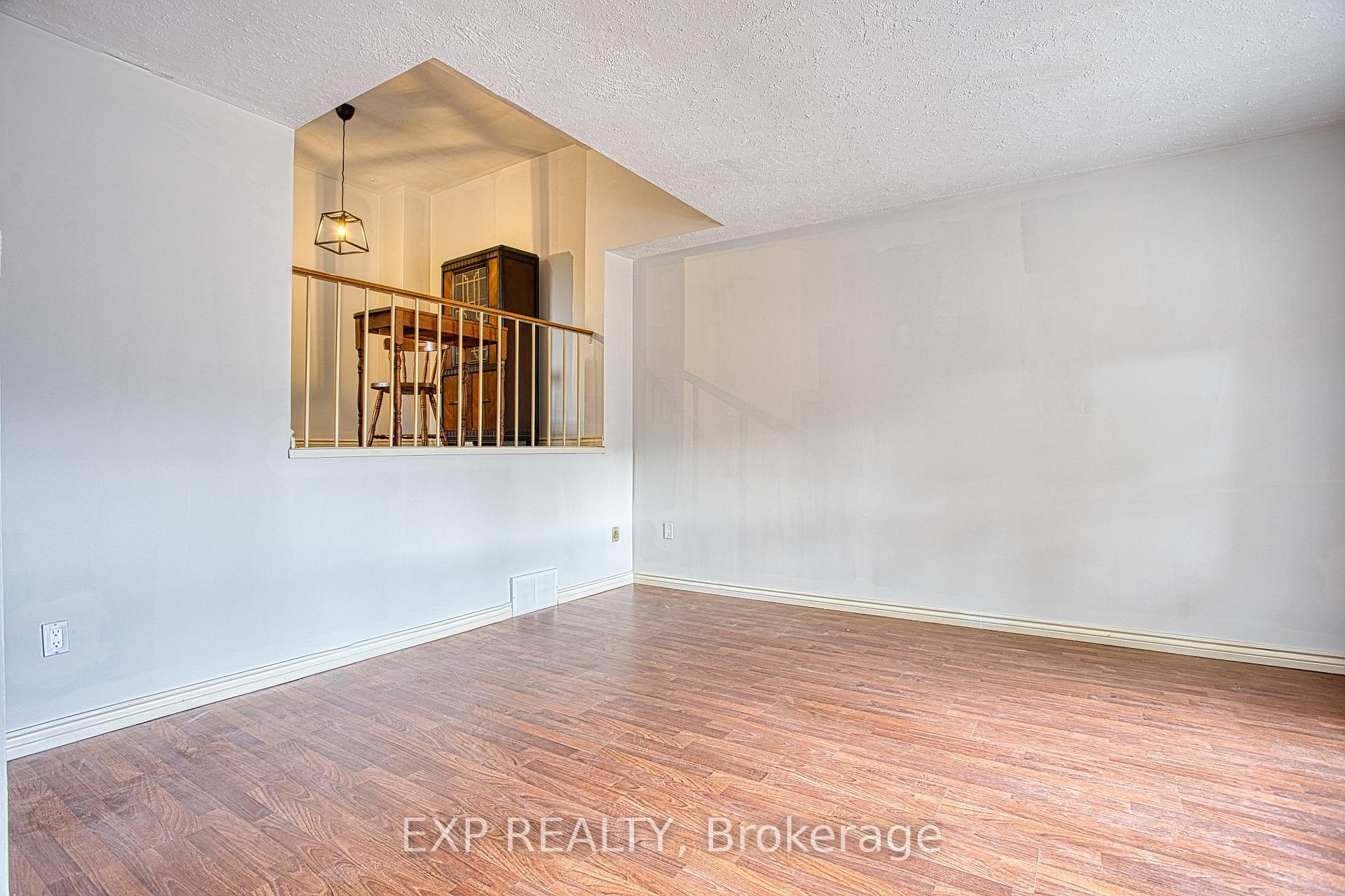 Photo 6 of Unit 404, 7 Viking Court, Grimsby, Grimsby Beach — HOMEH