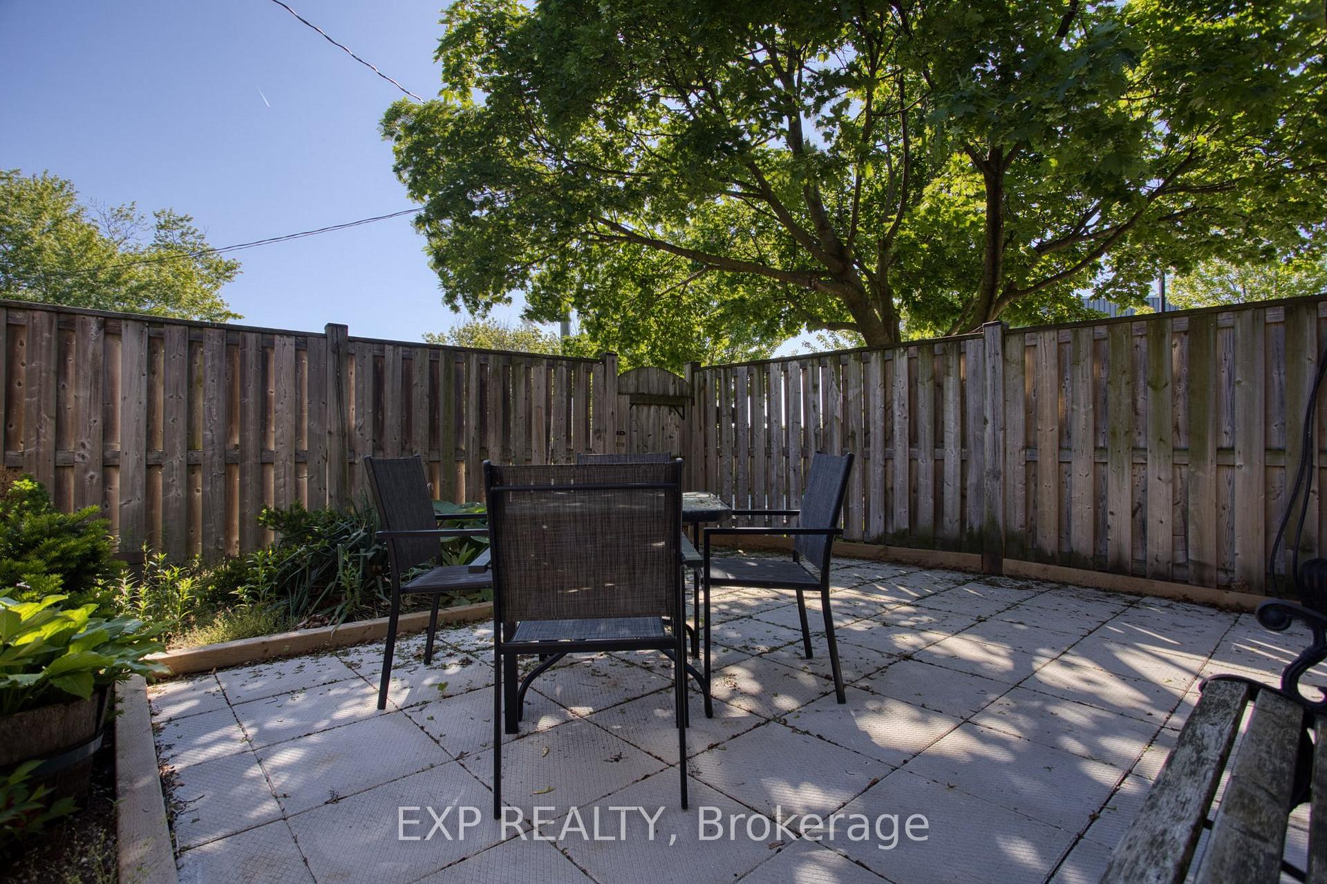 Photo 19 of Unit 404, 7 Viking Court, Grimsby, Grimsby Beach — HOMEH