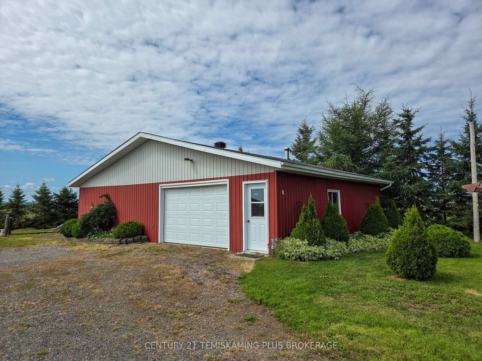 Photo 37 of 045090 Highway 562, Timiskaming, TIM - Outside - Rural — HOMEH
