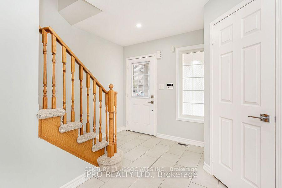 Photo 5 of 2410 Emerson Drive, Burlington, Alton — HOMEH