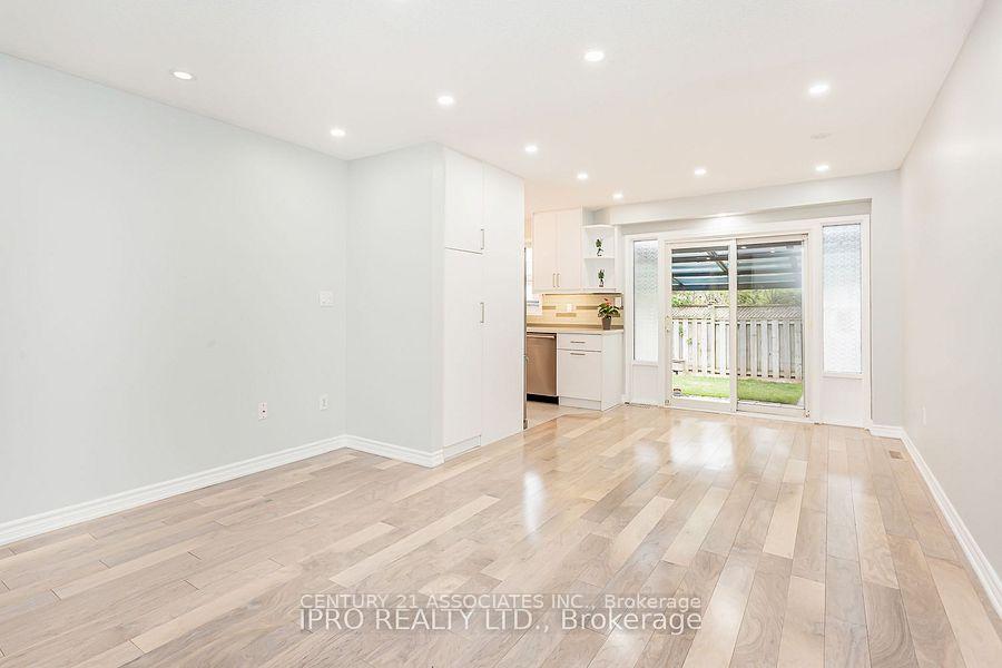 Photo 6 of 2410 Emerson Drive, Burlington, Alton — HOMEH