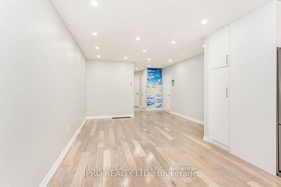 Photo 8 of 2410 Emerson Drive, Burlington, Alton — HOMEH