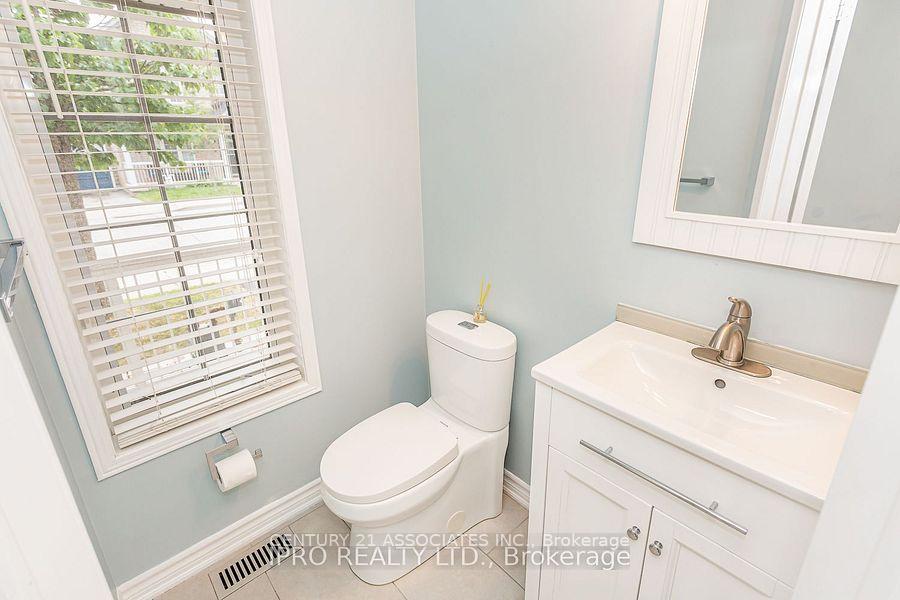 Photo 12 of 2410 Emerson Drive, Burlington, Alton — HOMEH