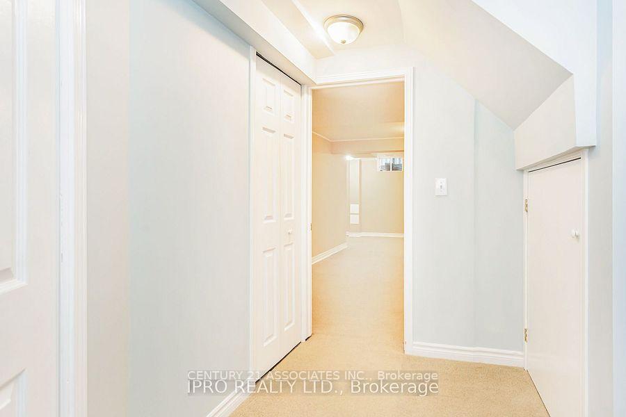 Photo 28 of 2410 Emerson Drive, Burlington, Alton — HOMEH