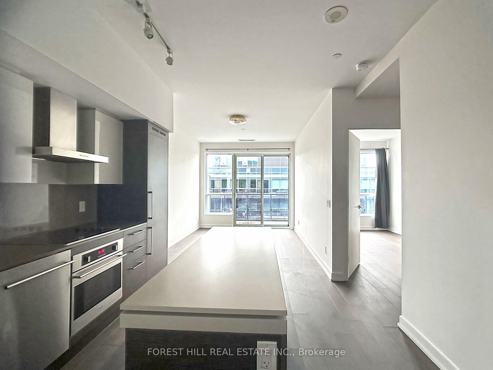 Front of Unit Ph15, 1030 King Street W