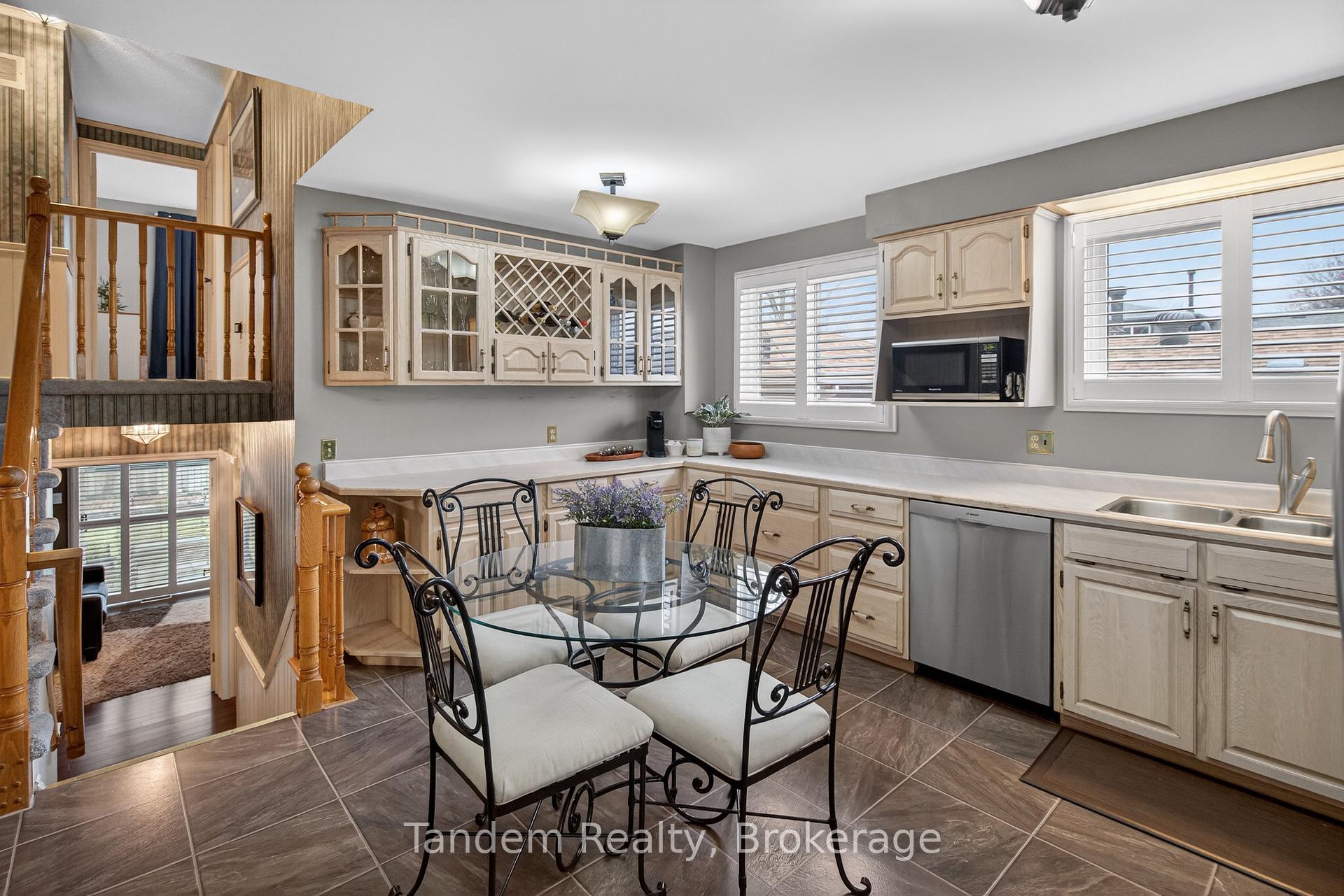 Photo 12 of 595 Beaver Court, Milton, Timberlea — HOMEH