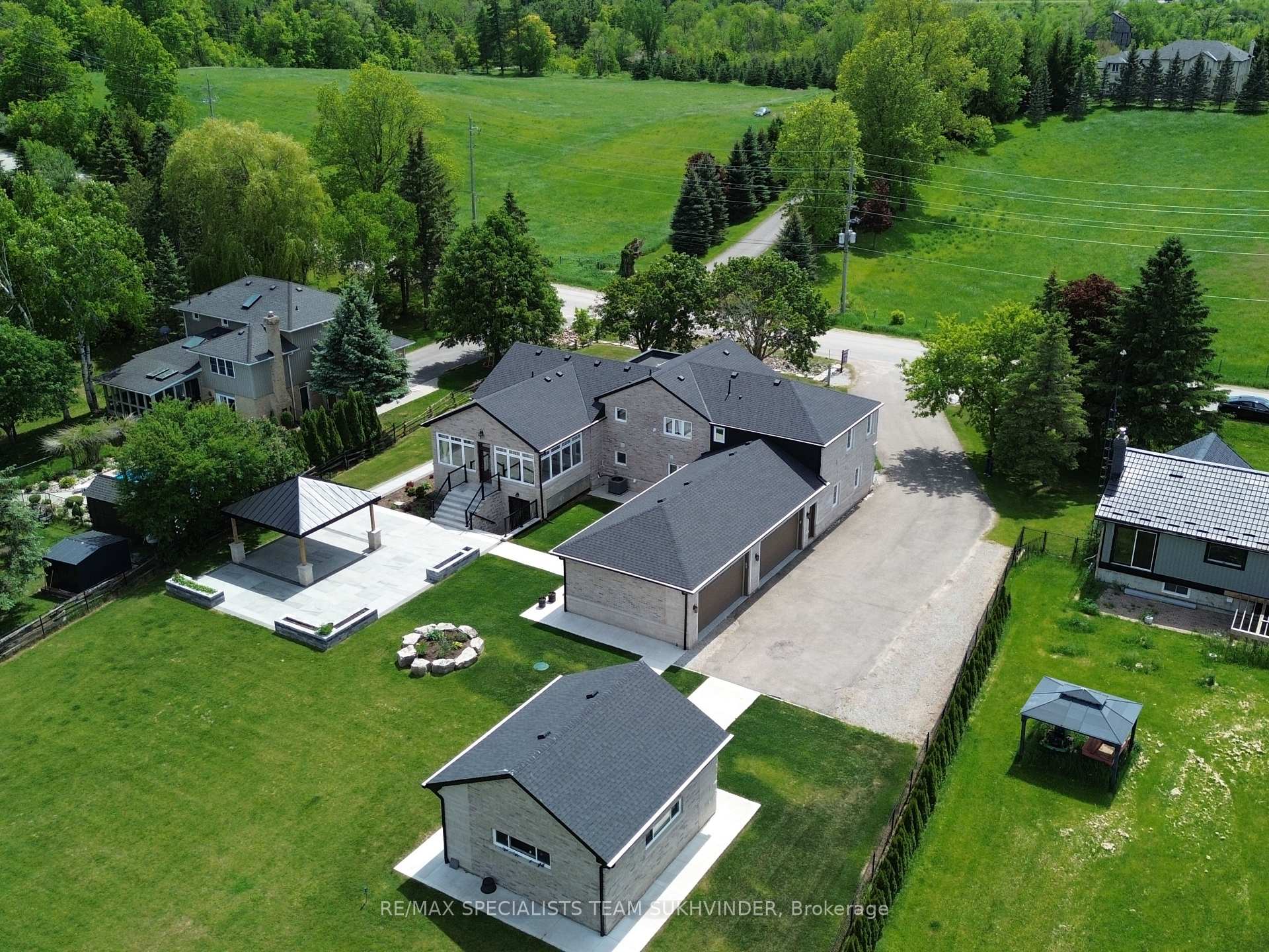 Photo 5 of 12463 Eighth Line, Halton Hills, Rural Halton Hills — HOMEH