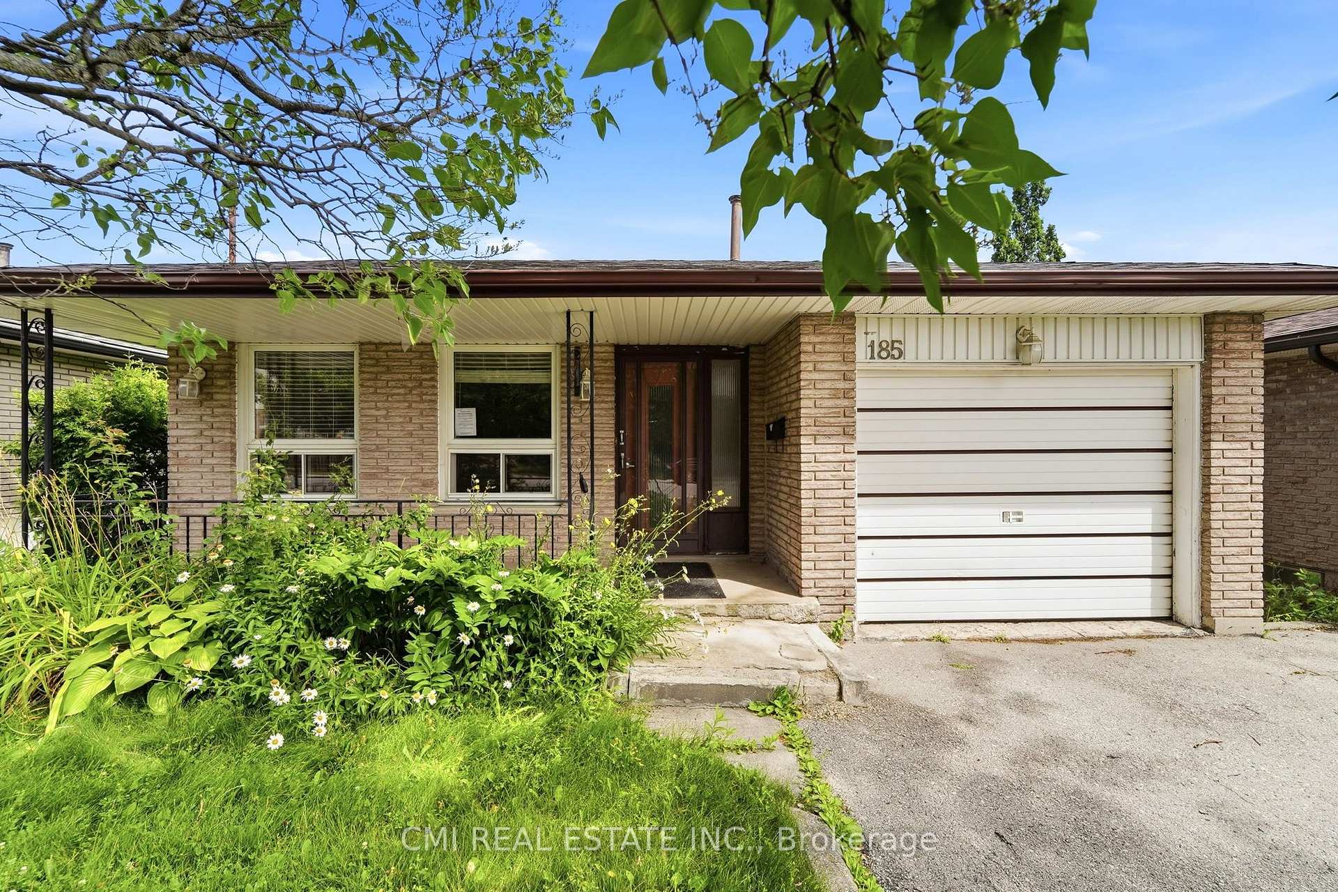 Photo 2 of 185 Lavina Crescent, Hamilton, Mountview — HOMEH