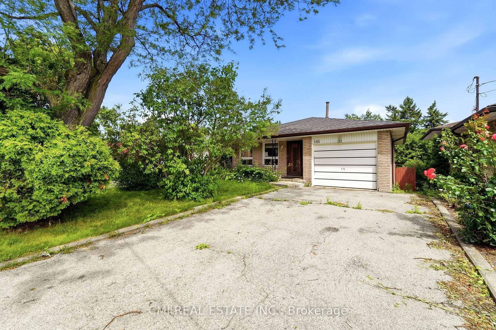 Photo 3 of 185 Lavina Crescent, Hamilton, Mountview — HOMEH