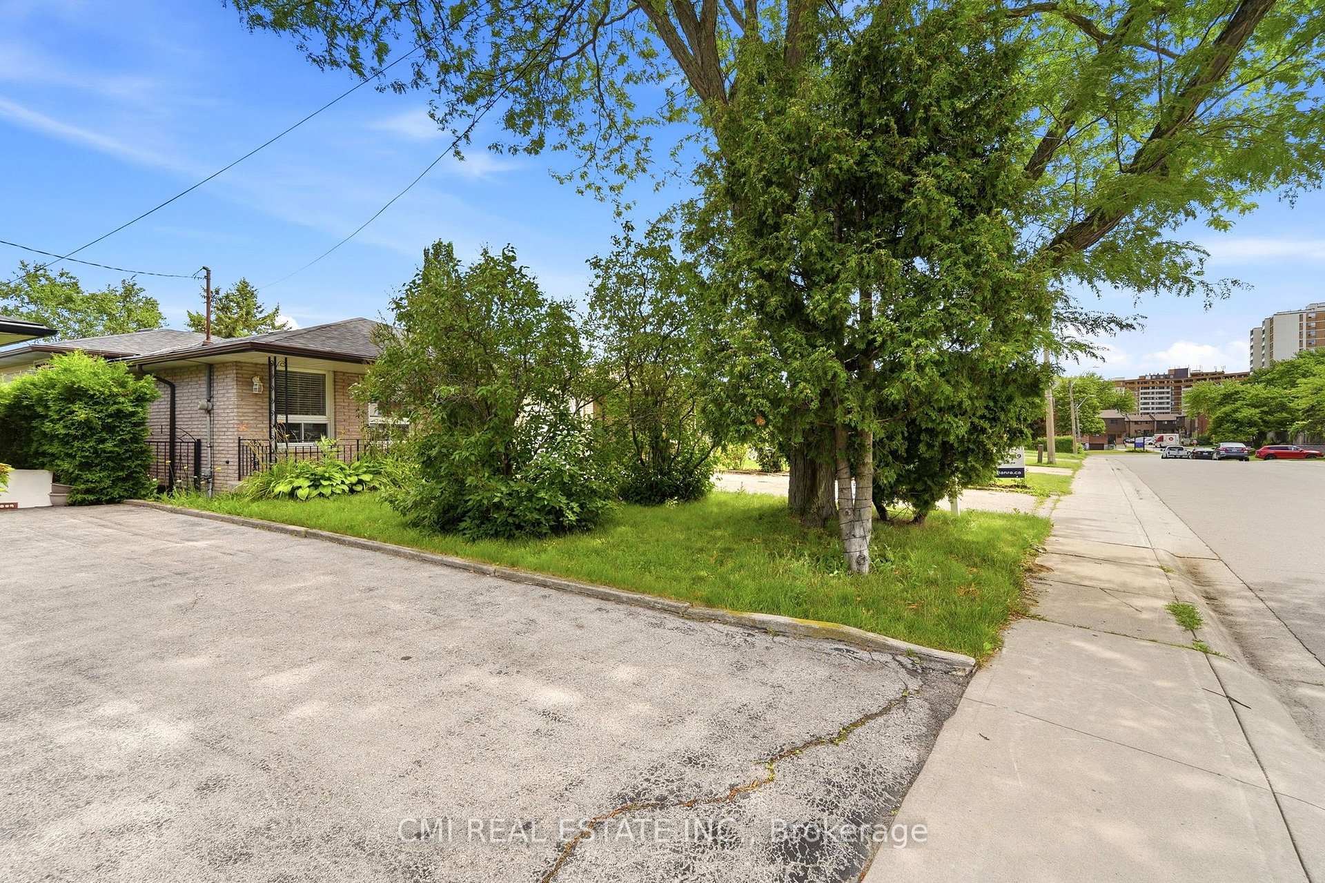 Photo 4 of 185 Lavina Crescent, Hamilton, Mountview — HOMEH