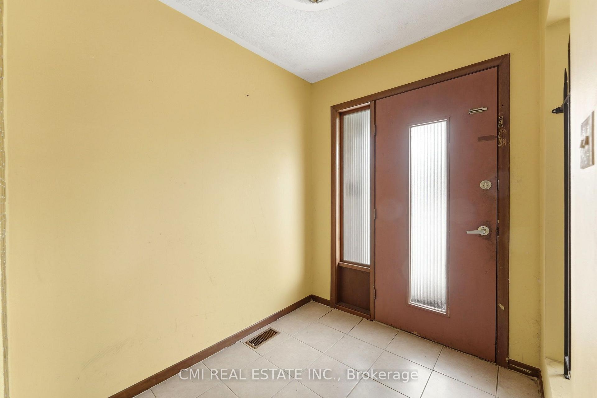 Photo 5 of 185 Lavina Crescent, Hamilton, Mountview — HOMEH