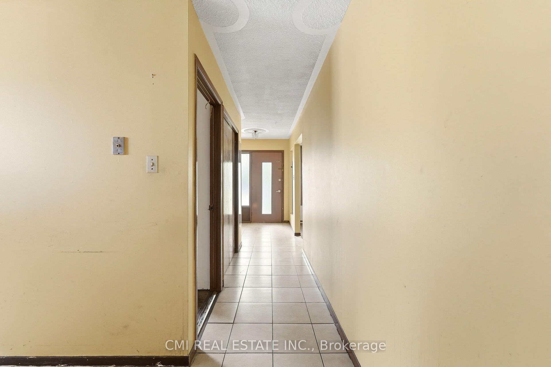 Photo 6 of 185 Lavina Crescent, Hamilton, Mountview — HOMEH