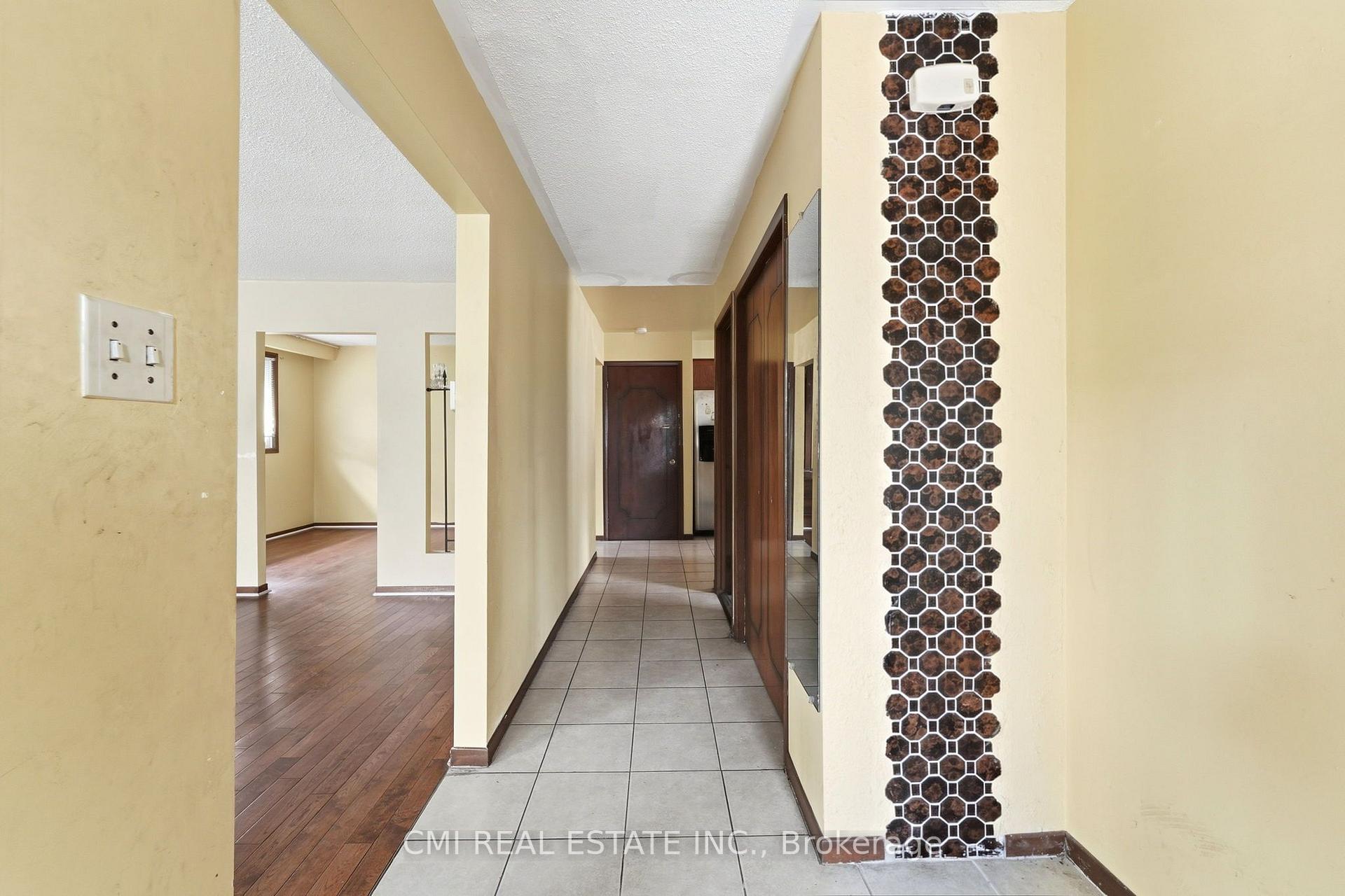 Photo 7 of 185 Lavina Crescent, Hamilton, Mountview — HOMEH