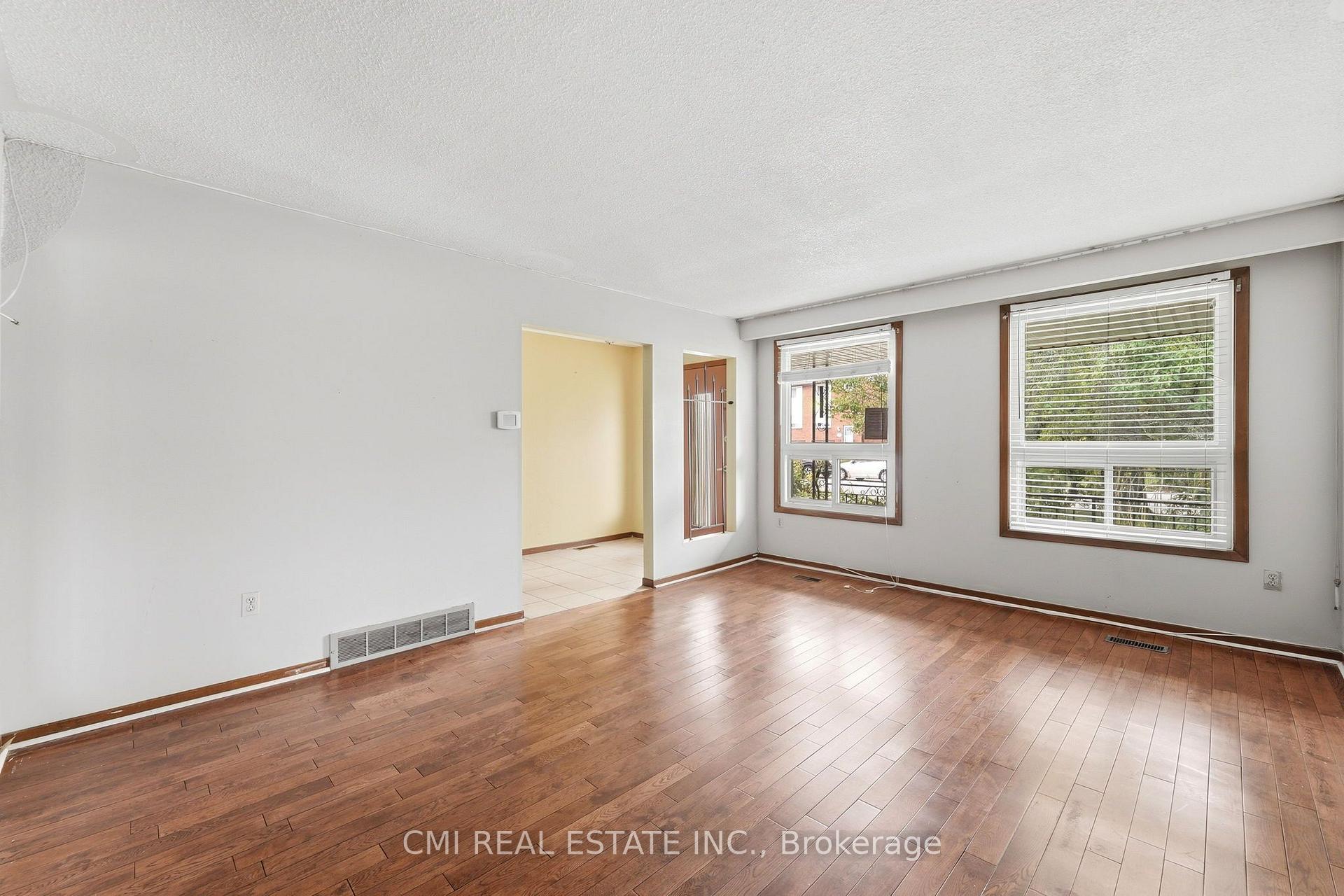 Photo 15 of 185 Lavina Crescent, Hamilton, Mountview — HOMEH
