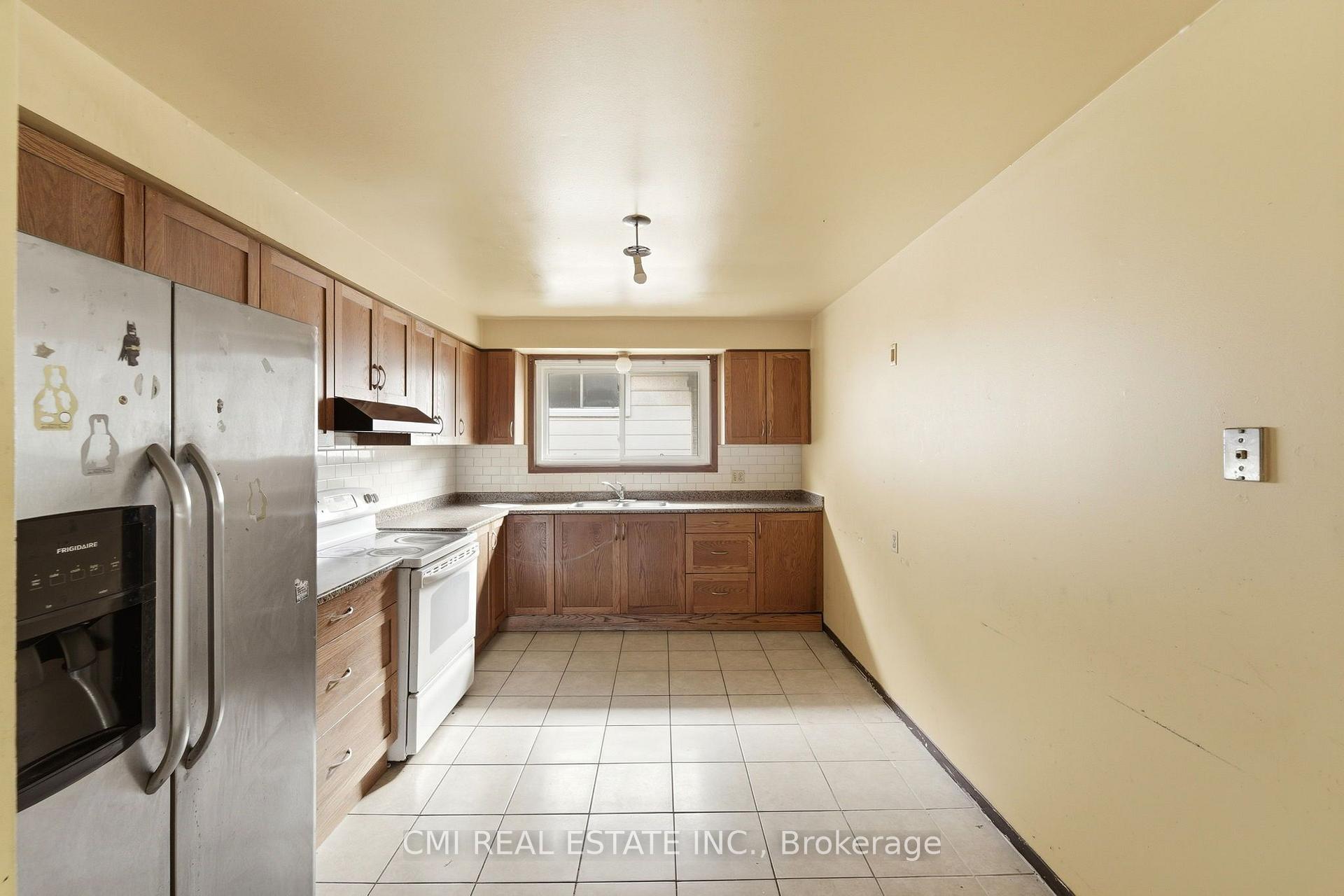 Photo 17 of 185 Lavina Crescent, Hamilton, Mountview — HOMEH