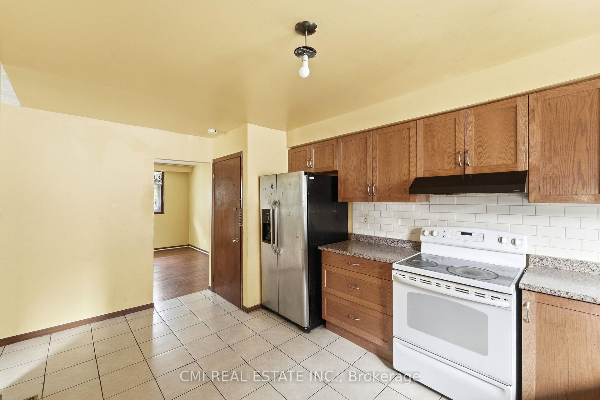 Photo 18 of 185 Lavina Crescent, Hamilton, Mountview — HOMEH