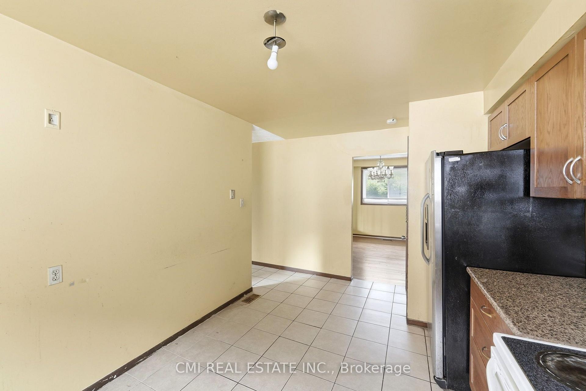Photo 20 of 185 Lavina Crescent, Hamilton, Mountview — HOMEH