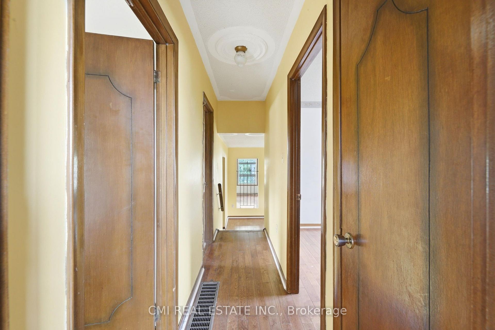 Photo 23 of 185 Lavina Crescent, Hamilton, Mountview — HOMEH