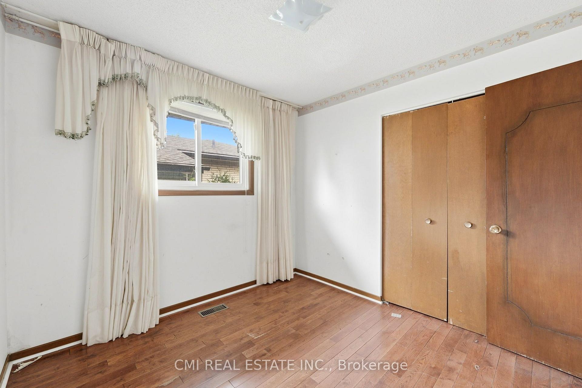 Photo 27 of 185 Lavina Crescent, Hamilton, Mountview — HOMEH