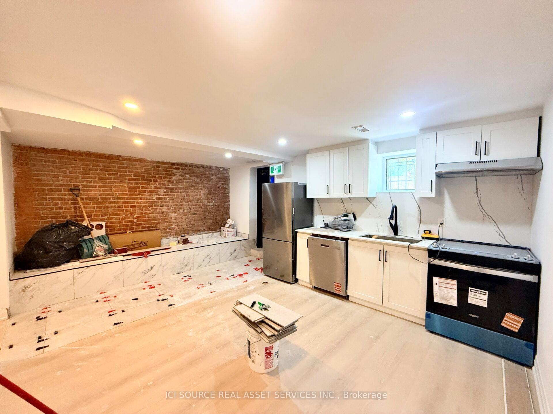 Photo 2 of Unit 6, 36 Brunswick Avenue, Toronto, University — HOMEH