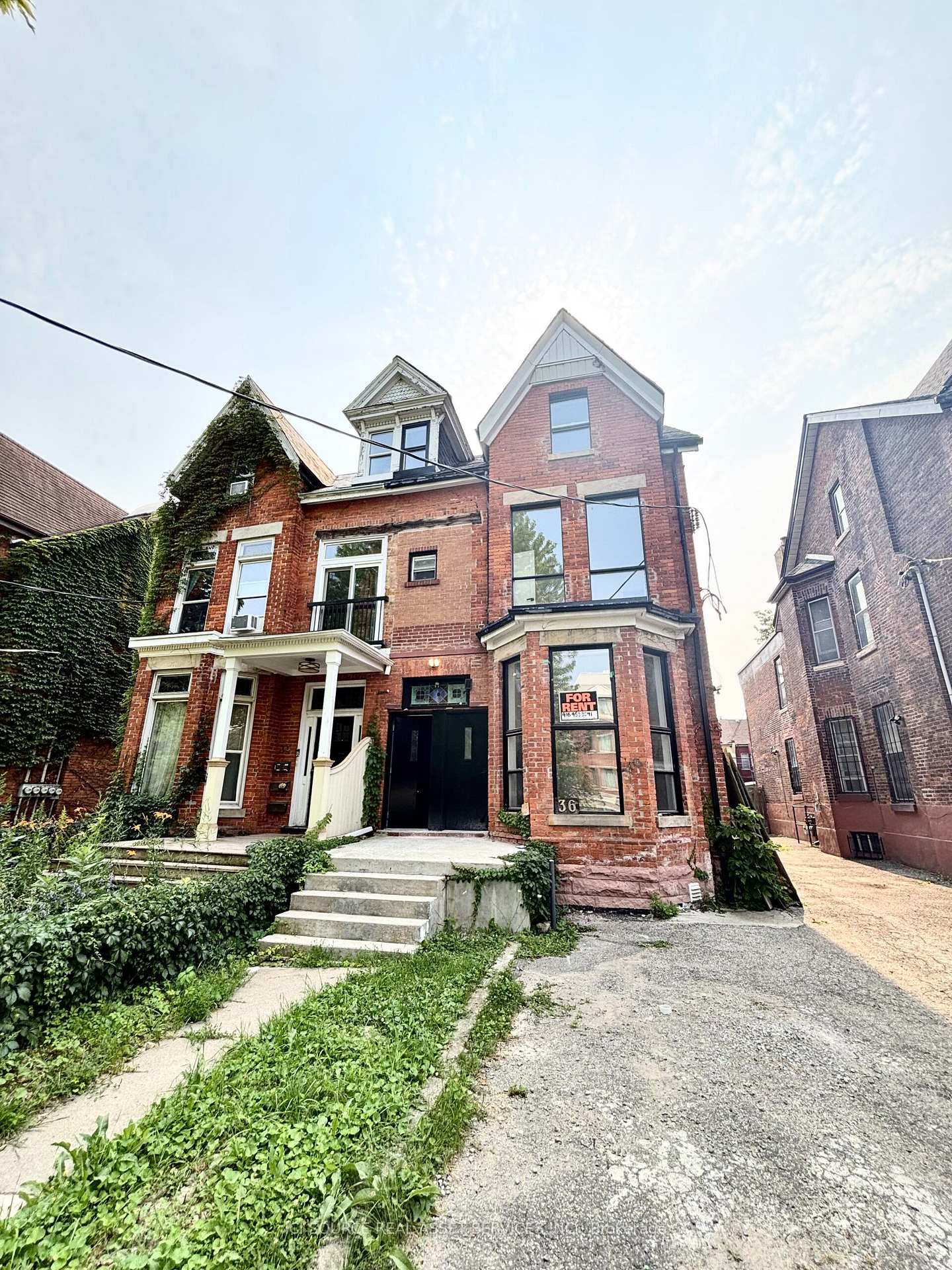 Photo 3 of Unit 6, 36 Brunswick Avenue, Toronto, University — HOMEH