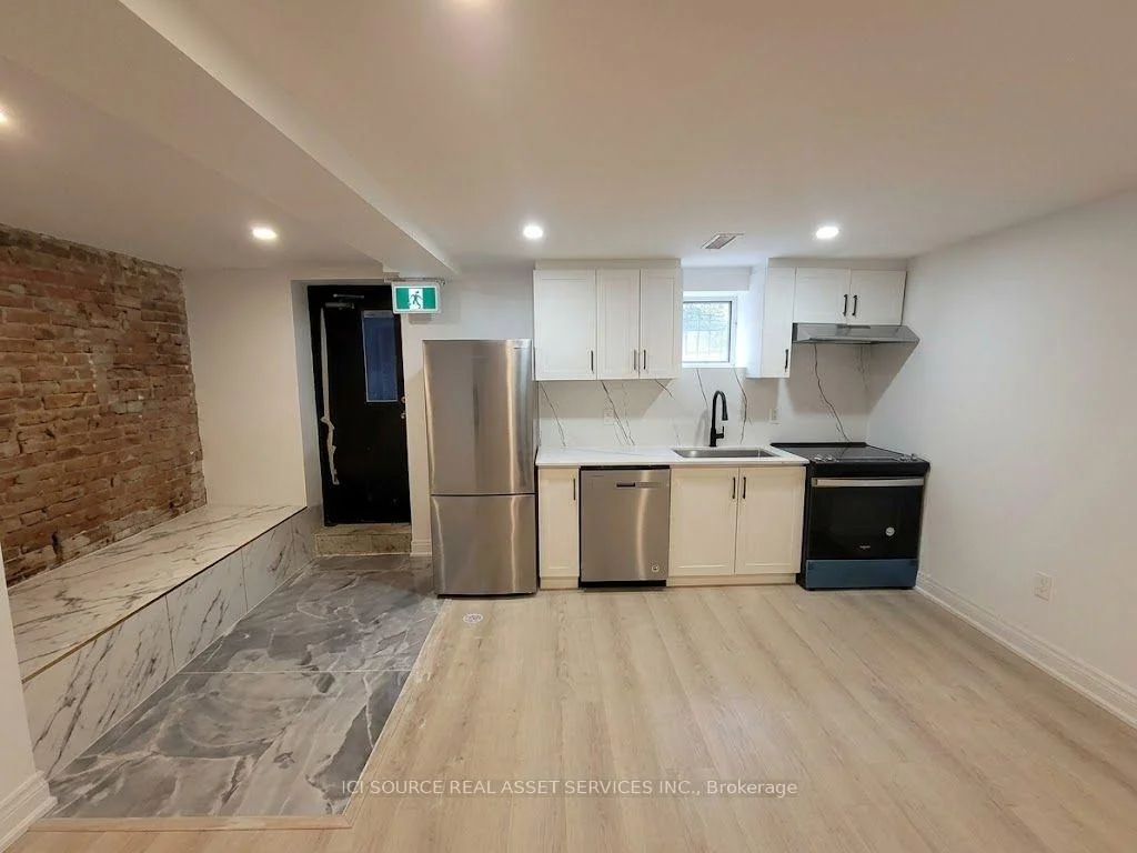 Photo 4 of Unit 6, 36 Brunswick Avenue, Toronto, University — HOMEH