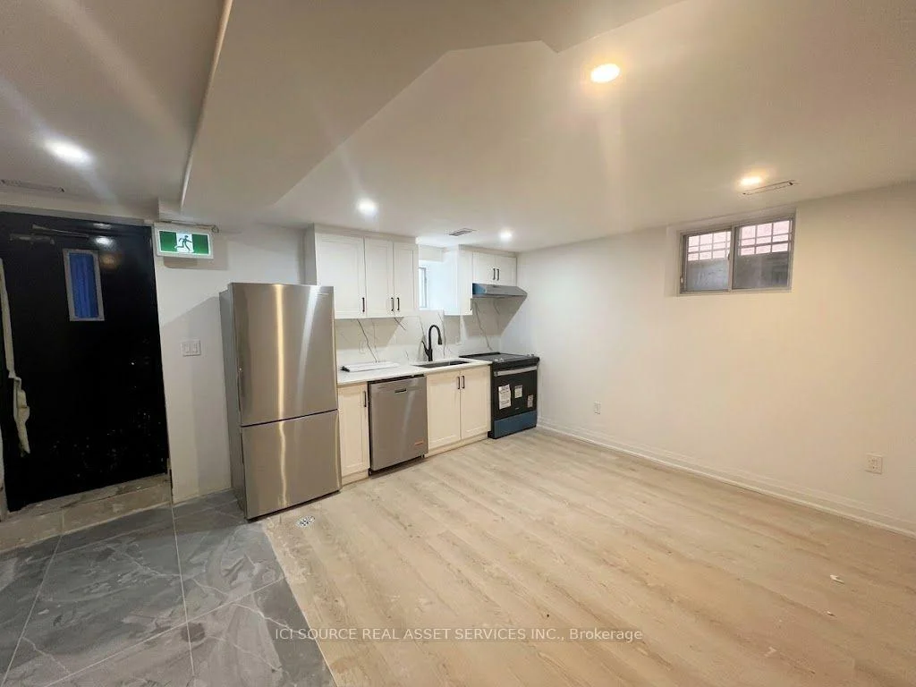 Photo 6 of Unit 6, 36 Brunswick Avenue, Toronto, University — HOMEH