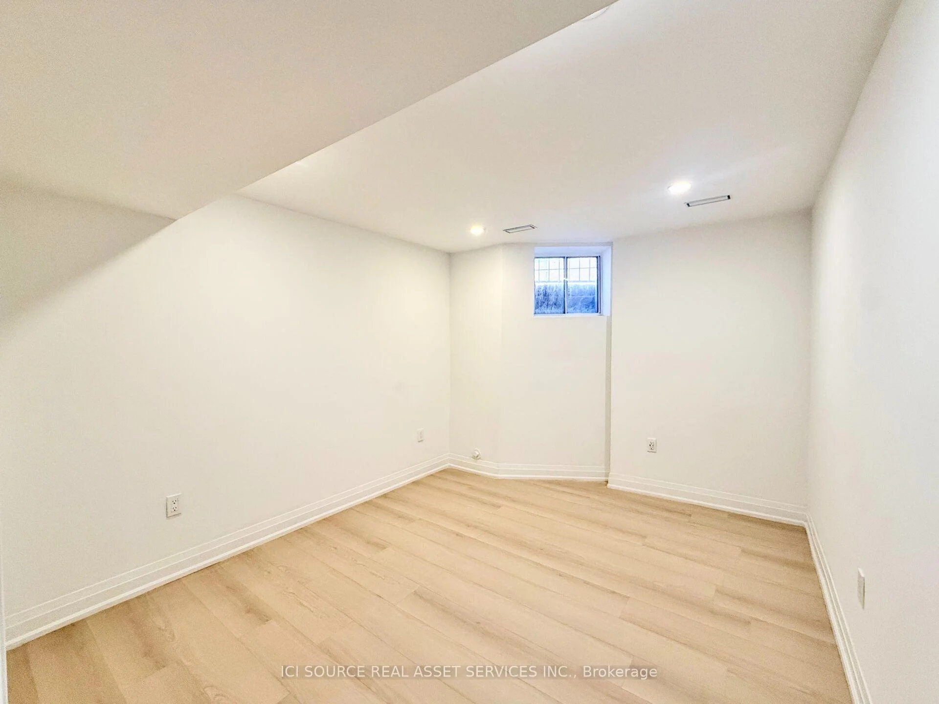 Photo 10 of Unit 6, 36 Brunswick Avenue, Toronto, University — HOMEH