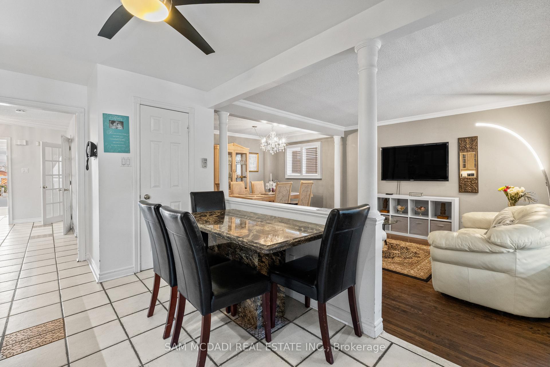 Photo 12 of 1004 Queensbridge Drive, Mississauga, Creditview — HOMEH