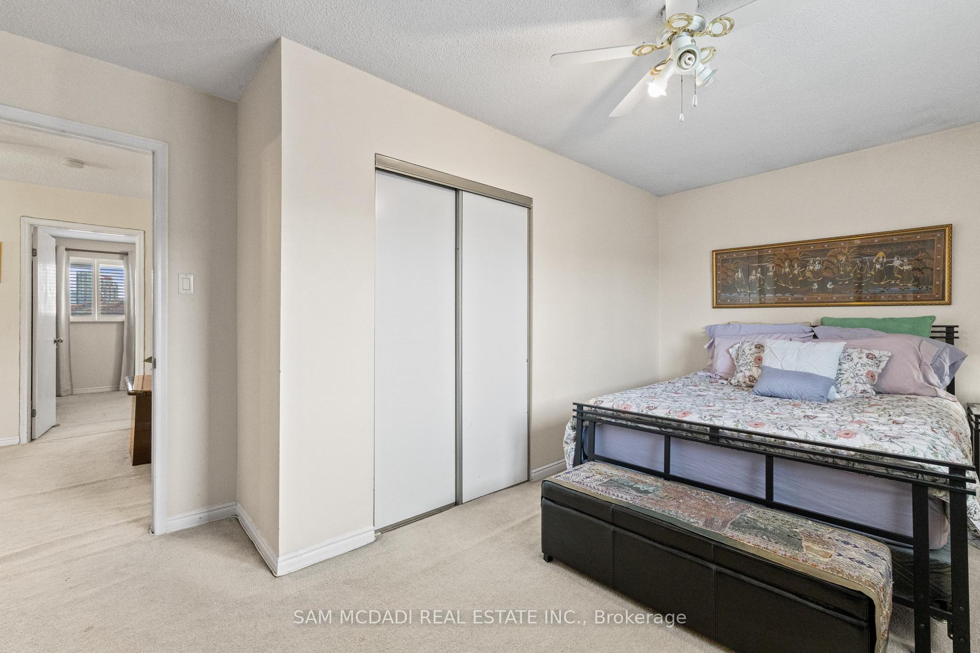 Photo 20 of 1004 Queensbridge Drive, Mississauga, Creditview — HOMEH