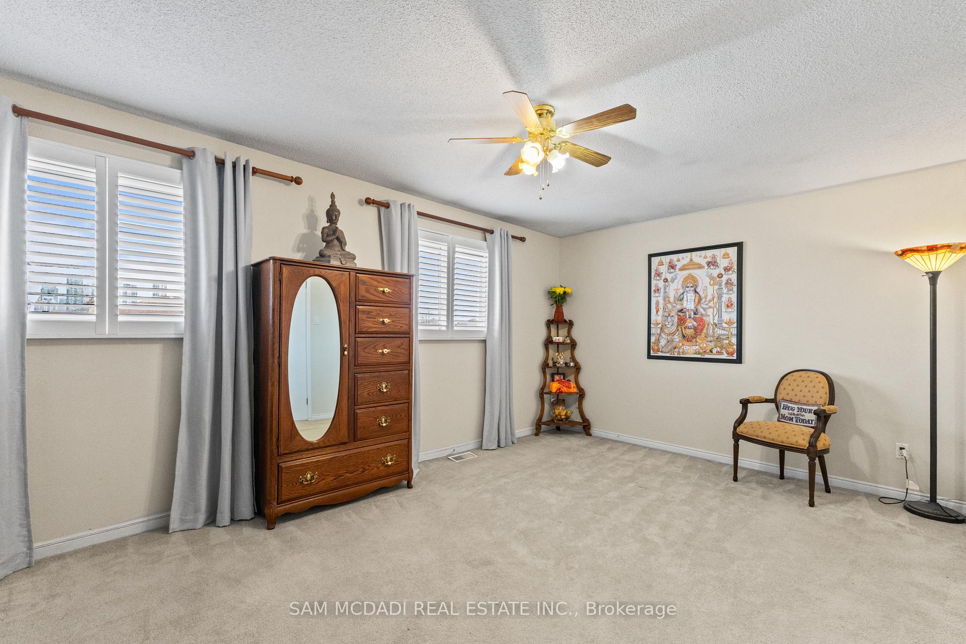Photo 25 of 1004 Queensbridge Drive, Mississauga, Creditview — HOMEH