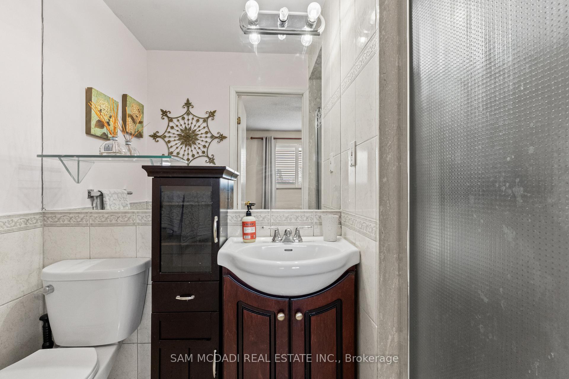 Photo 28 of 1004 Queensbridge Drive, Mississauga, Creditview — HOMEH