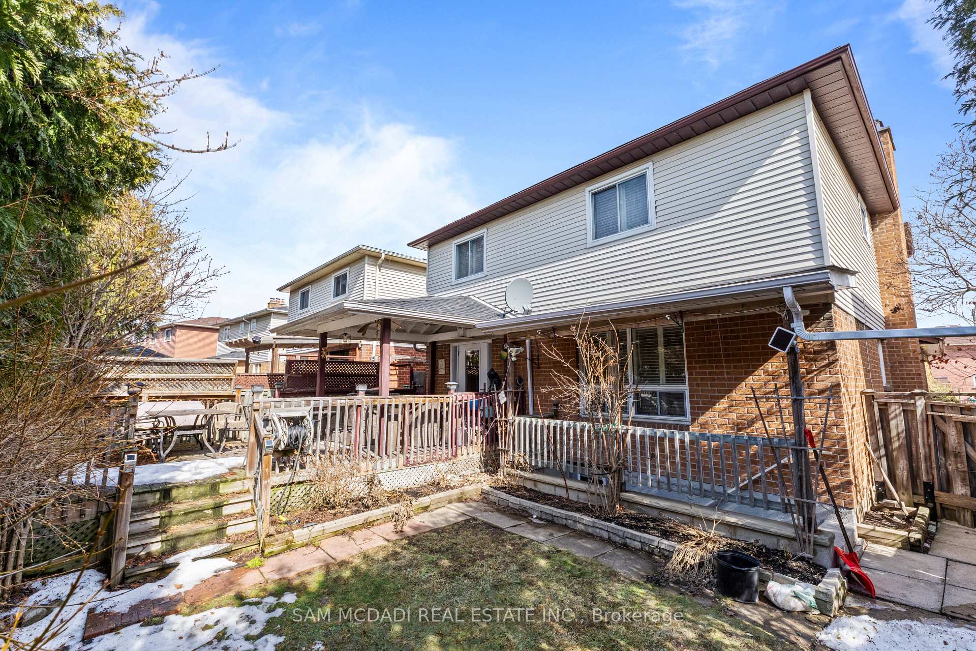 Photo 31 of 1004 Queensbridge Drive, Mississauga, Creditview — HOMEH