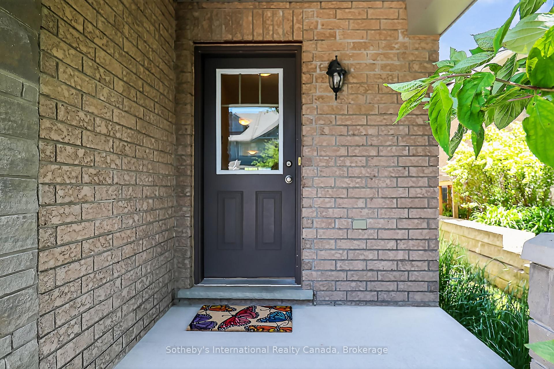 Photo 3 of 49 Silver Glen Boulevard, Collingwood — HOMEH