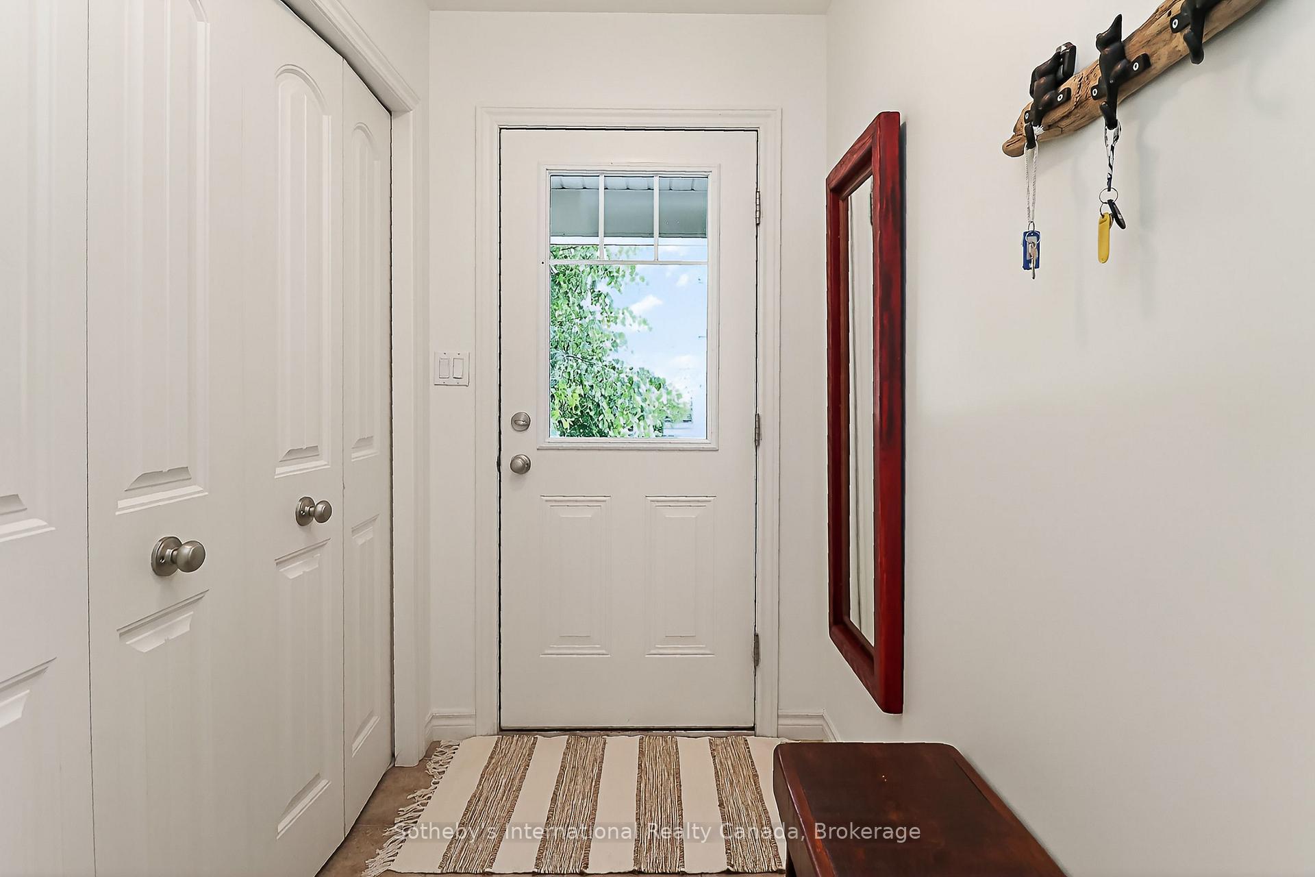 Photo 4 of 49 Silver Glen Boulevard, Collingwood — HOMEH