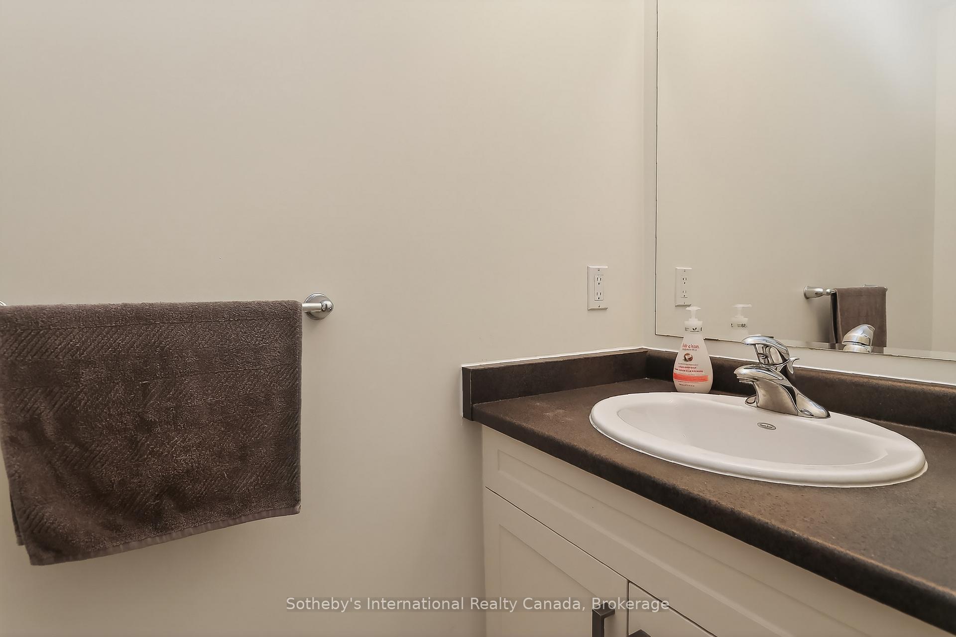 Photo 5 of 49 Silver Glen Boulevard, Collingwood — HOMEH