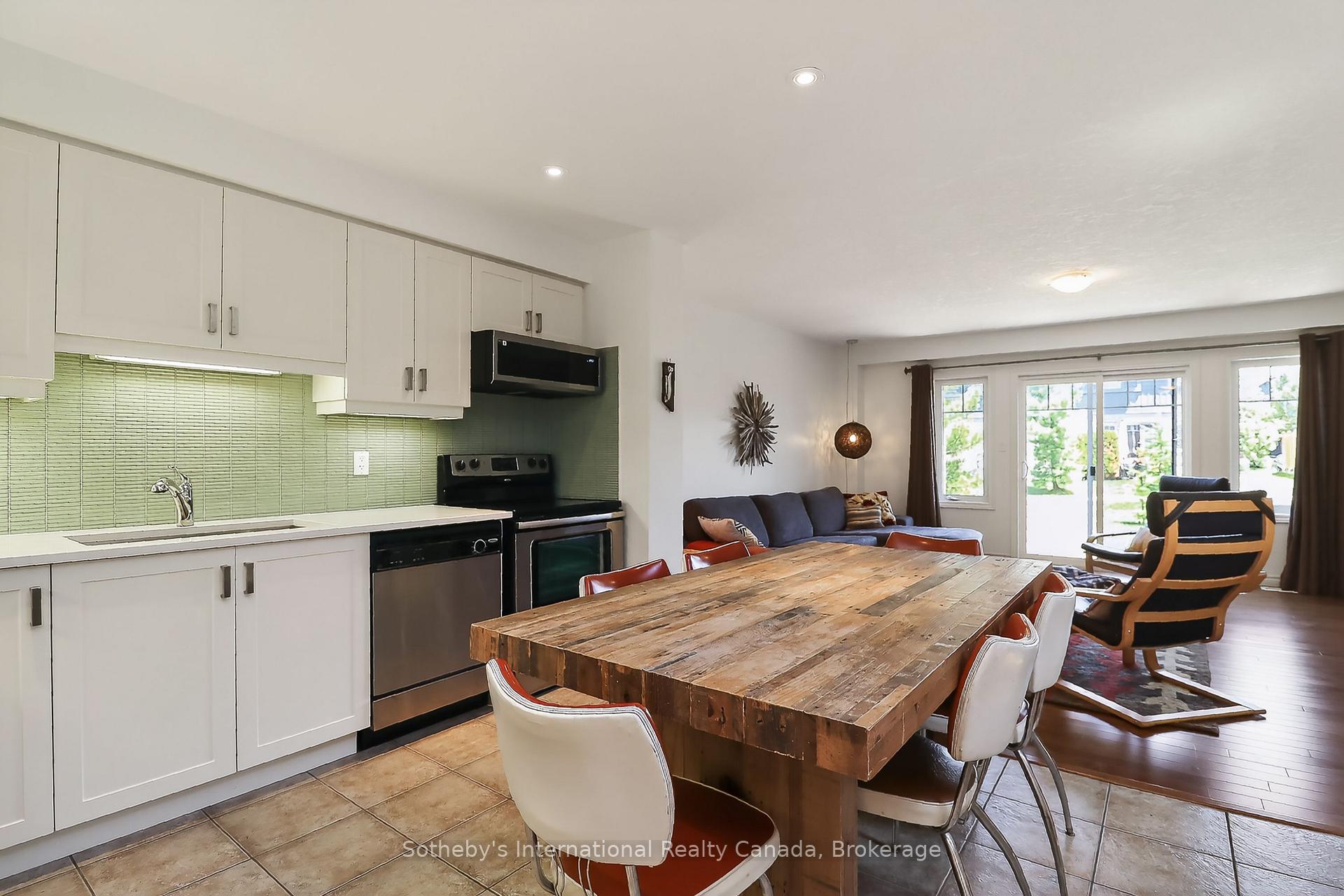 Photo 6 of 49 Silver Glen Boulevard, Collingwood — HOMEH