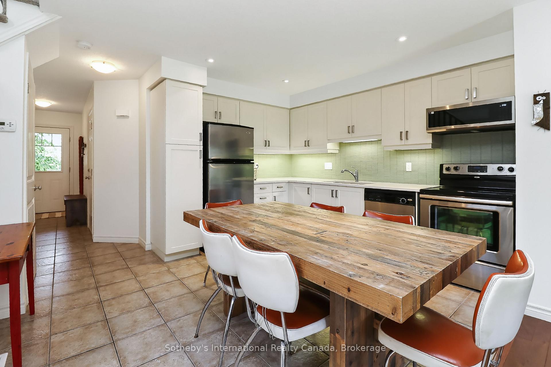 Photo 7 of 49 Silver Glen Boulevard, Collingwood — HOMEH