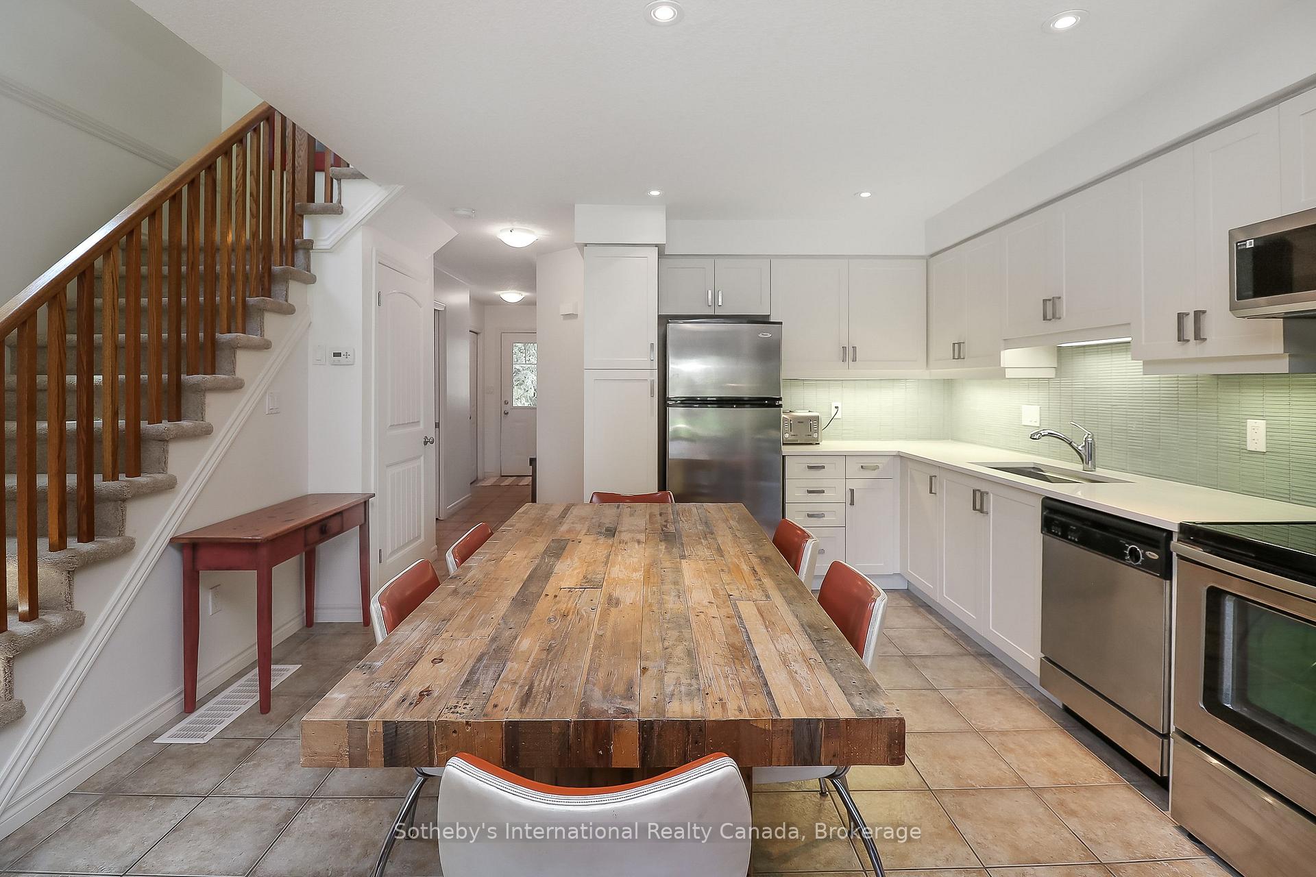 Photo 8 of 49 Silver Glen Boulevard, Collingwood — HOMEH