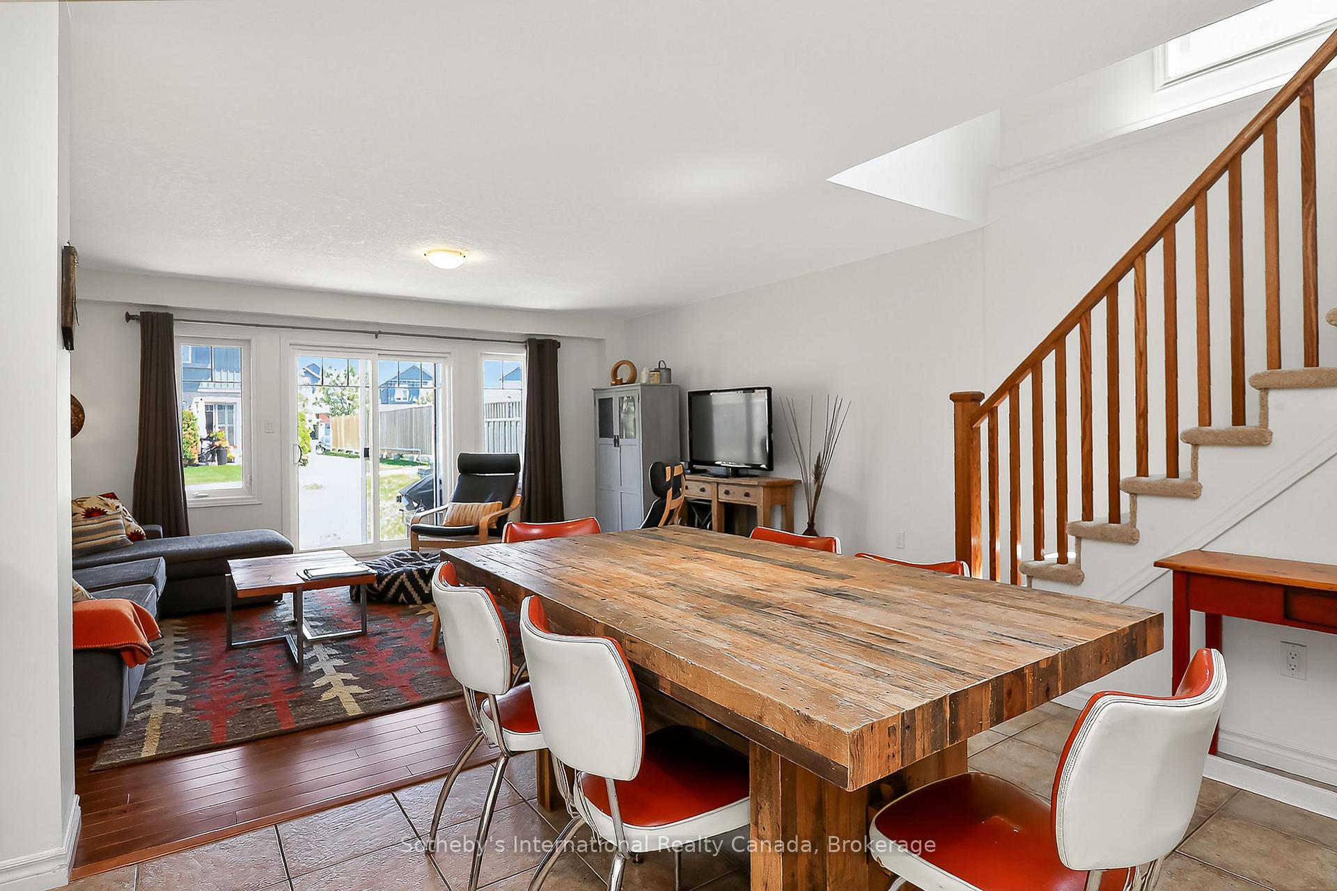 Photo 10 of 49 Silver Glen Boulevard, Collingwood — HOMEH