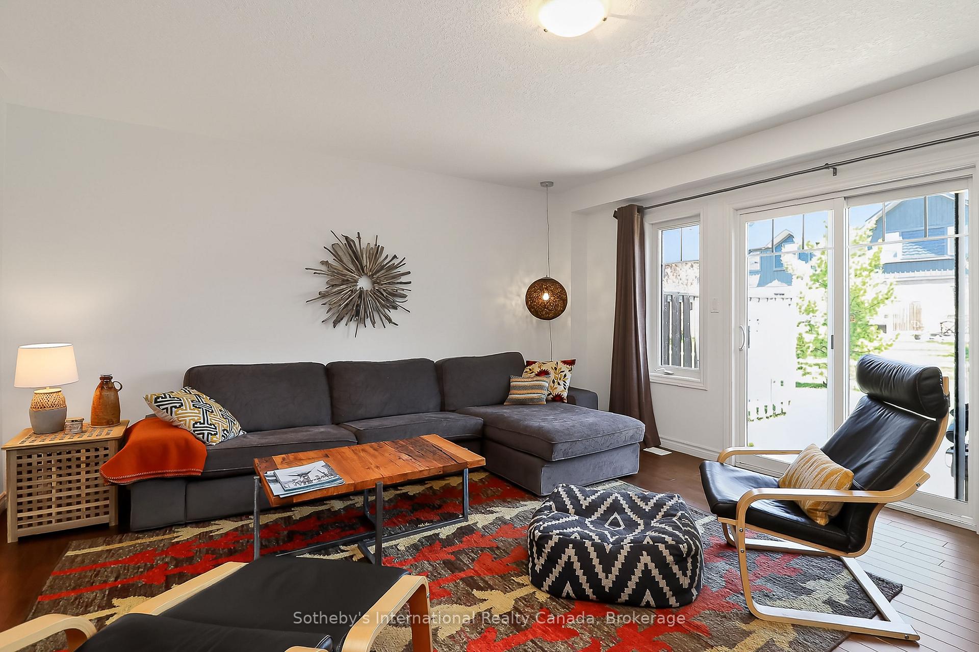 Photo 12 of 49 Silver Glen Boulevard, Collingwood — HOMEH