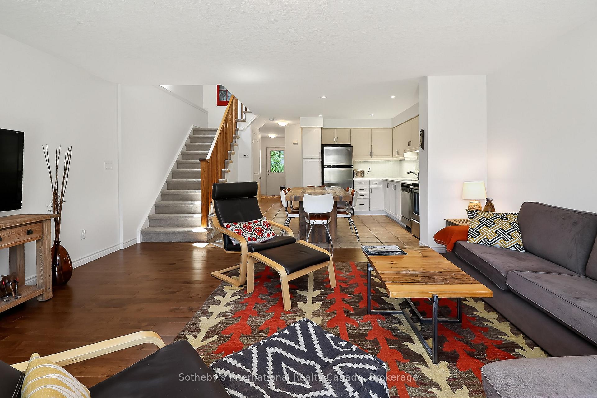 Photo 14 of 49 Silver Glen Boulevard, Collingwood — HOMEH