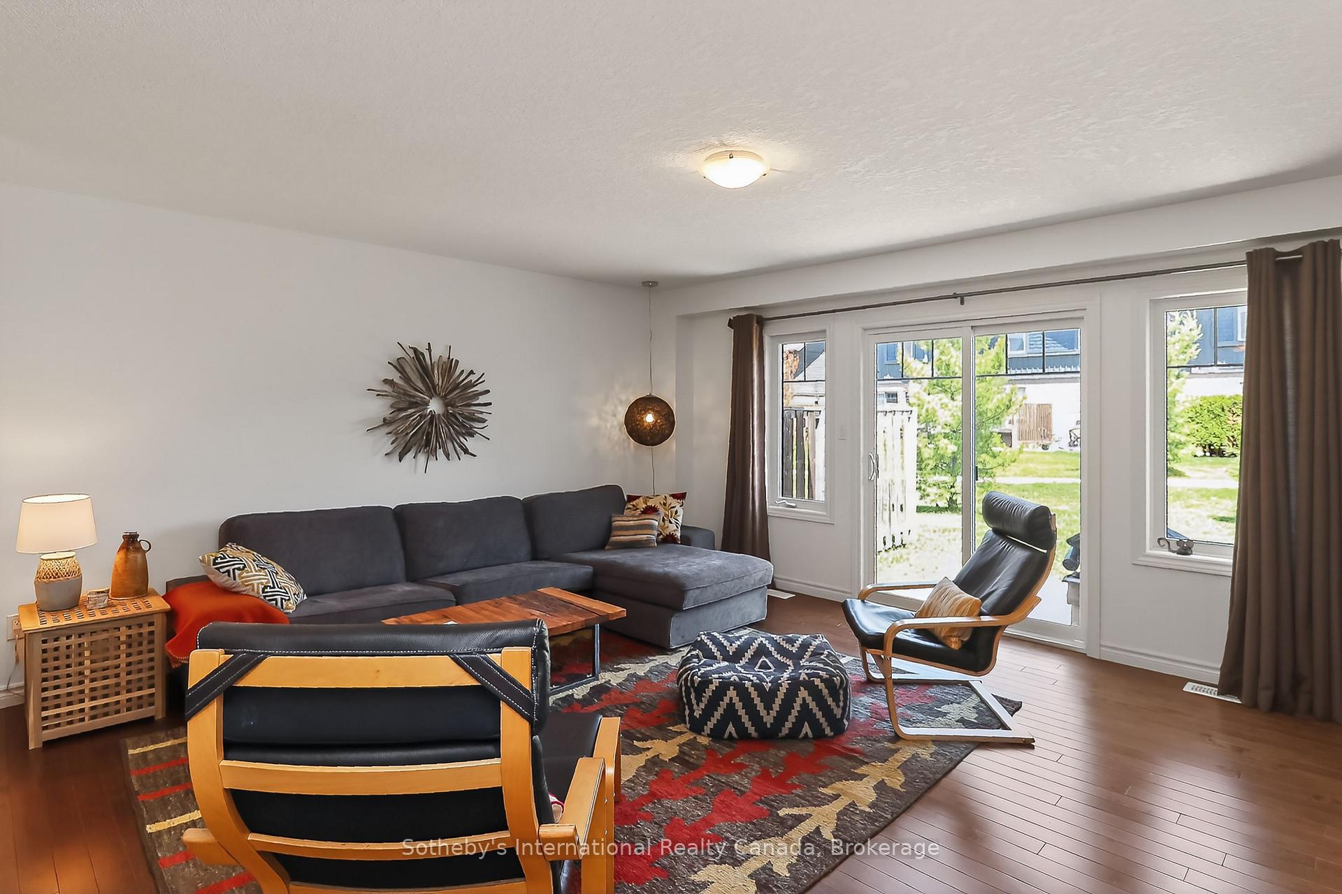 Photo 16 of 49 Silver Glen Boulevard, Collingwood — HOMEH