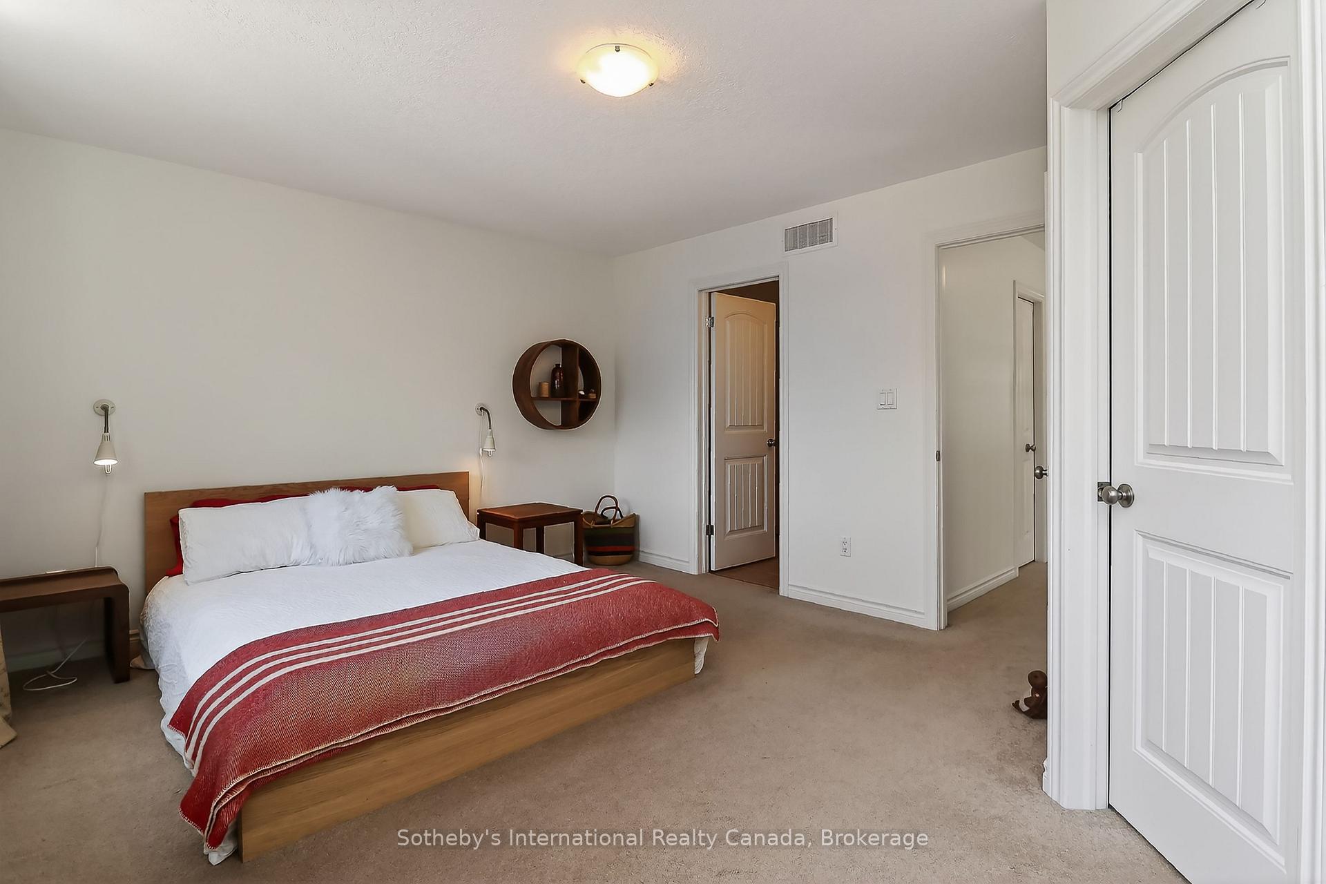 Photo 19 of 49 Silver Glen Boulevard, Collingwood — HOMEH