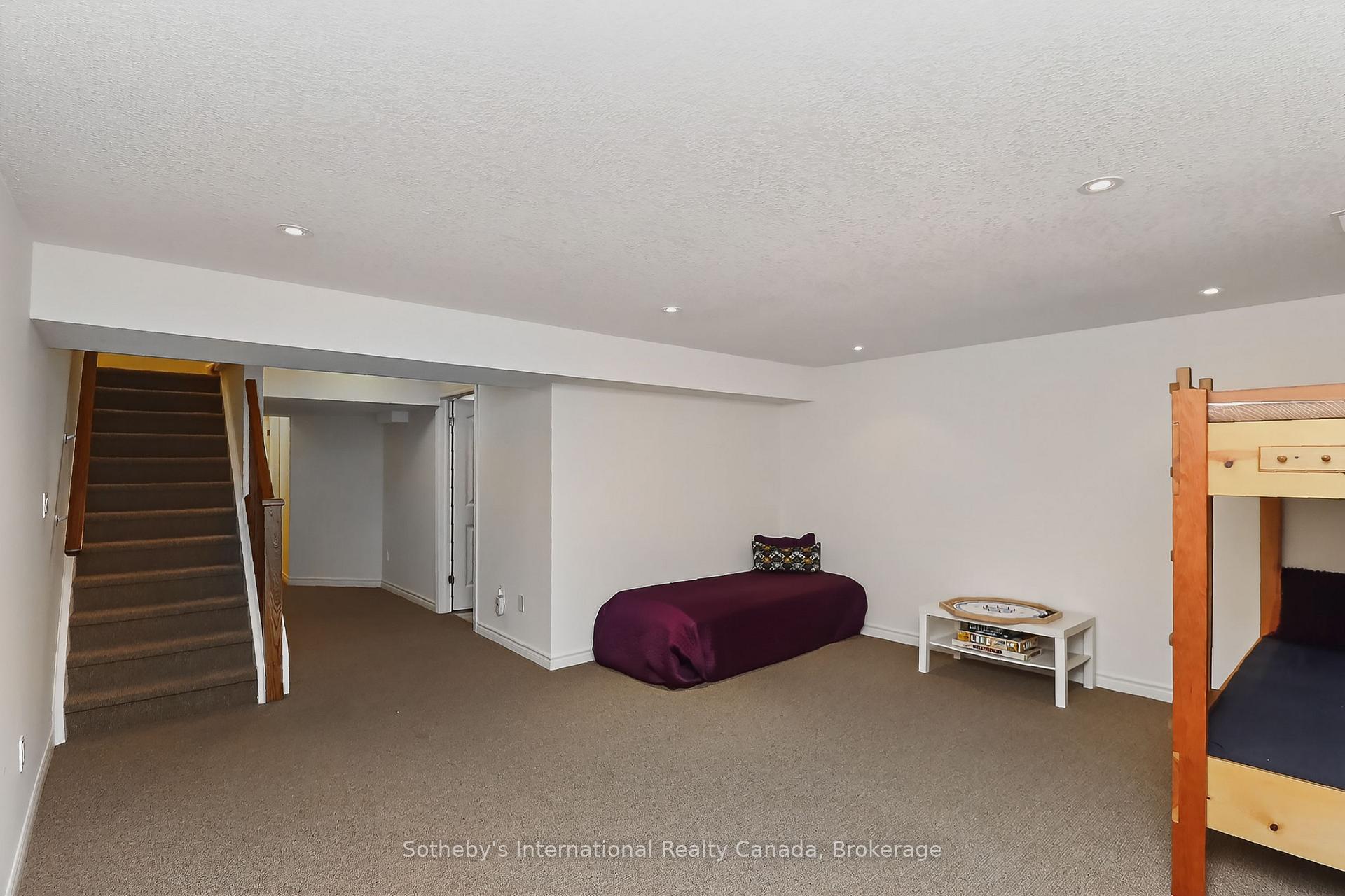 Photo 26 of 49 Silver Glen Boulevard, Collingwood — HOMEH