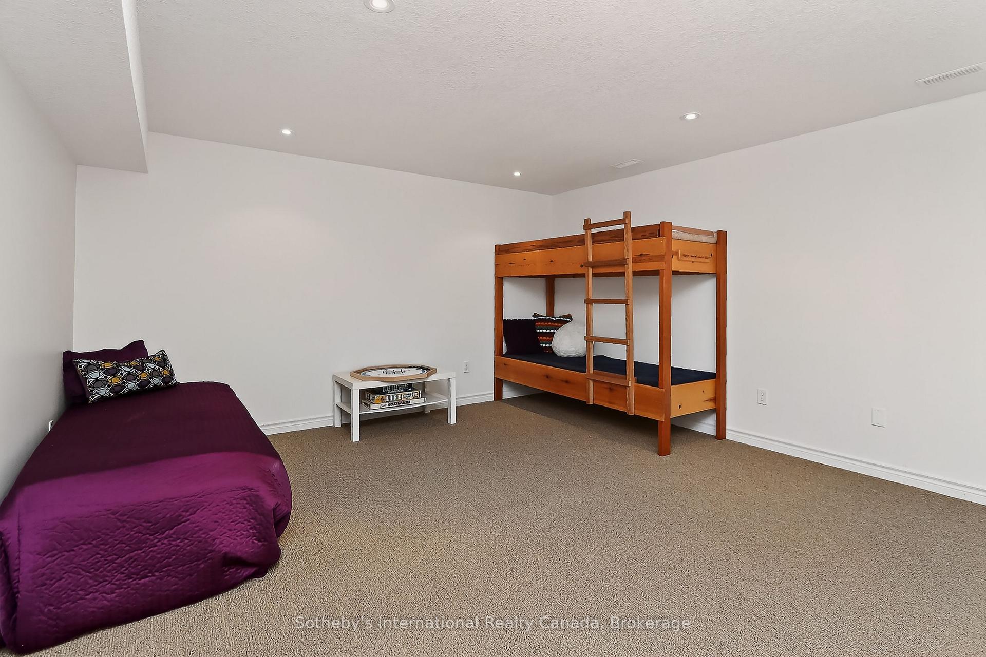 Photo 27 of 49 Silver Glen Boulevard, Collingwood — HOMEH