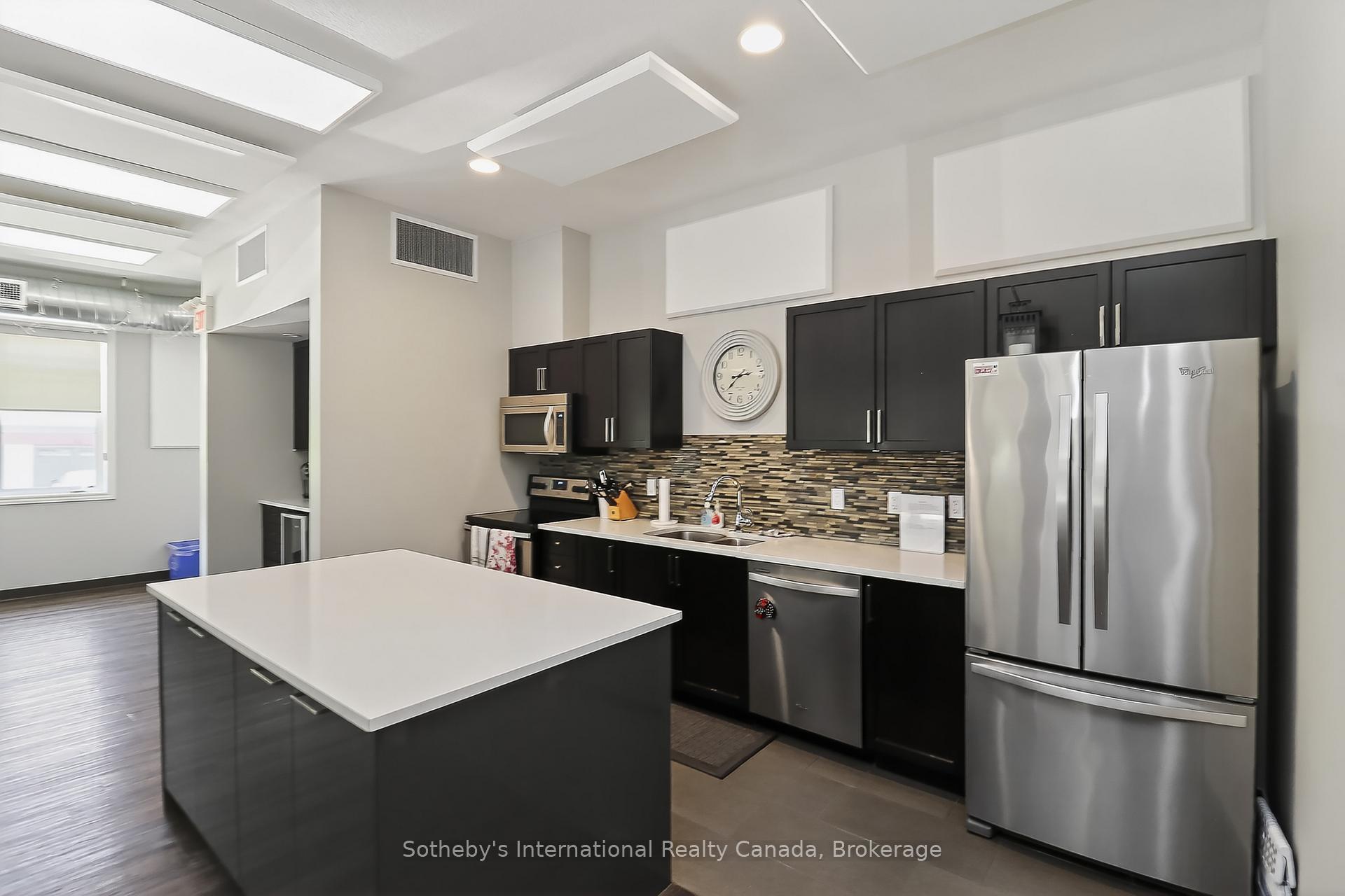 Photo 34 of 49 Silver Glen Boulevard, Collingwood — HOMEH