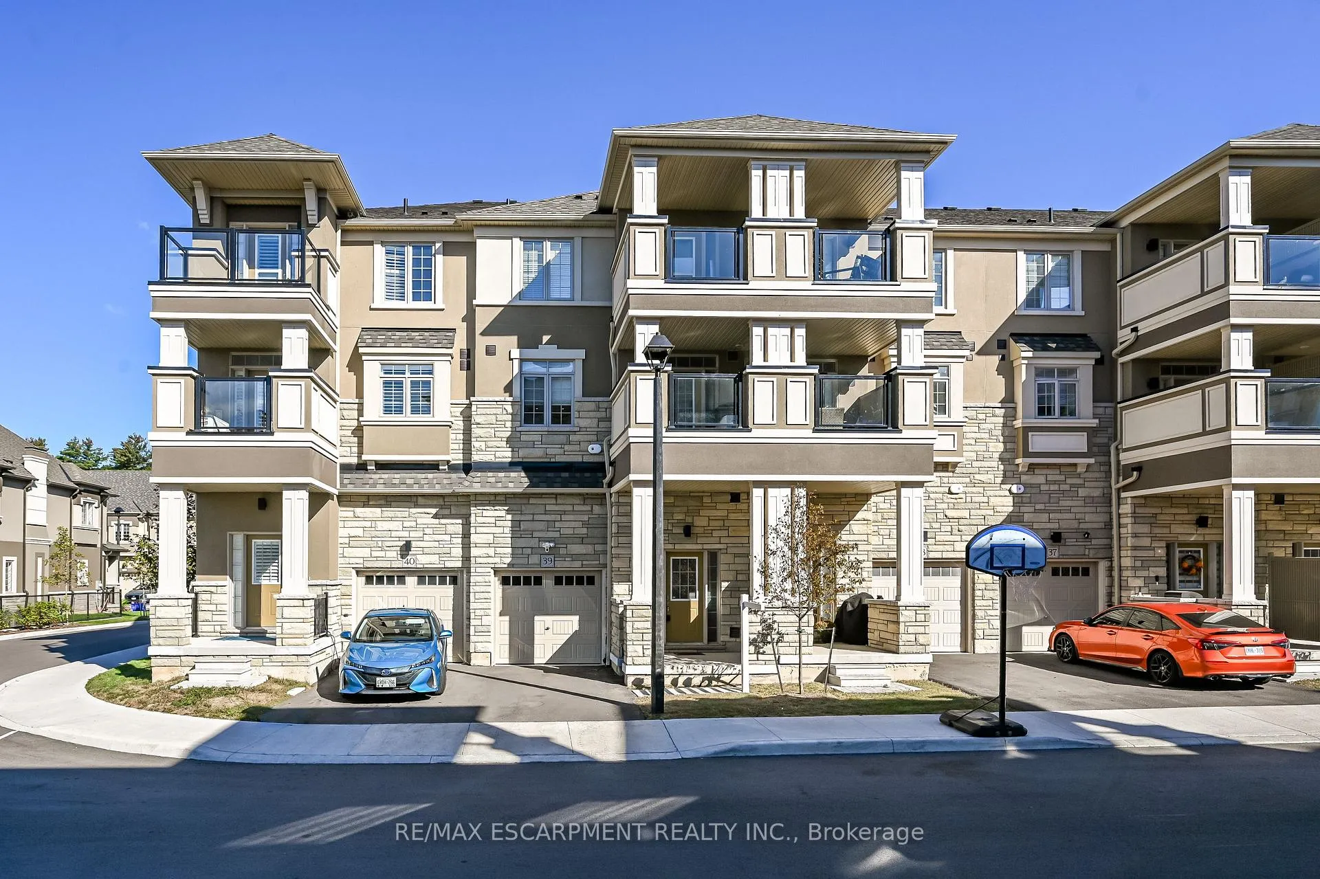 Photo 3 of Unit 39, 305 Garner Road, Hamilton, Ancaster — HOMEH