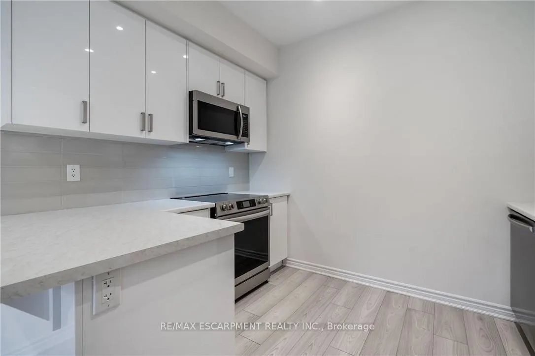 Photo 14 of Unit 39, 305 Garner Road, Hamilton, Ancaster — HOMEH