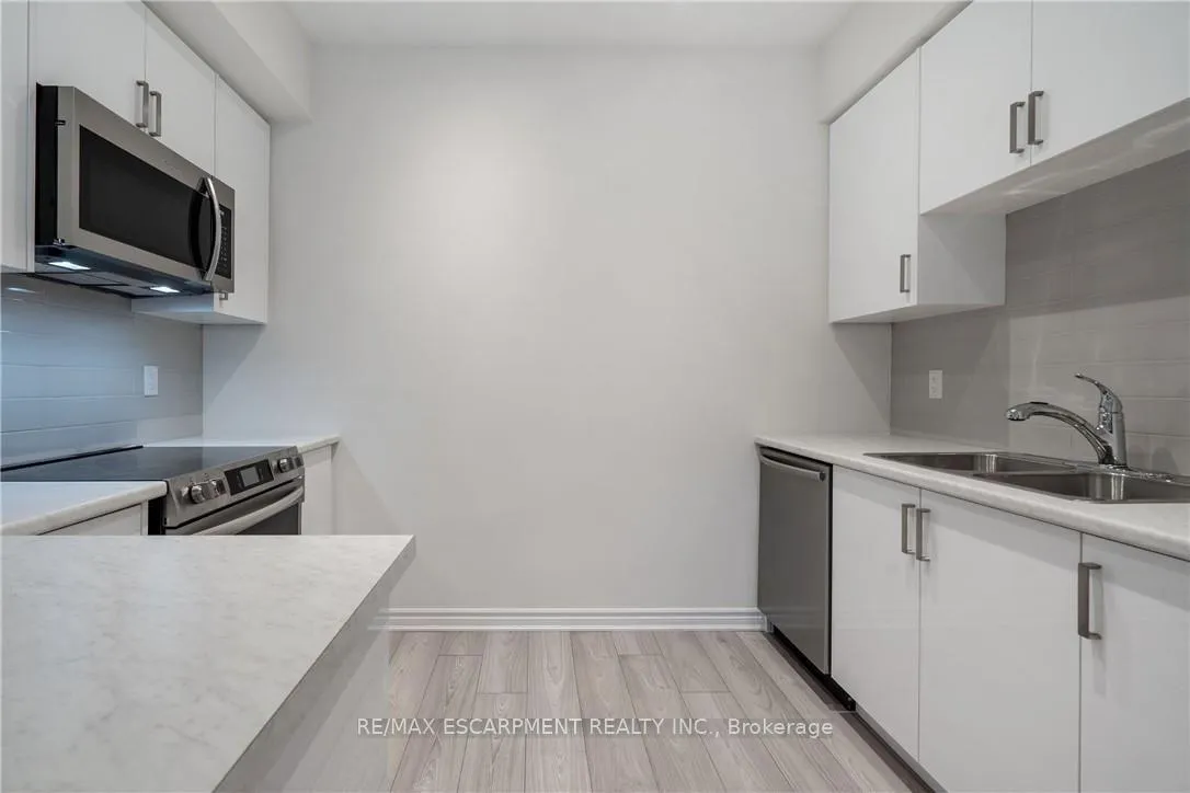Photo 15 of Unit 39, 305 Garner Road, Hamilton, Ancaster — HOMEH